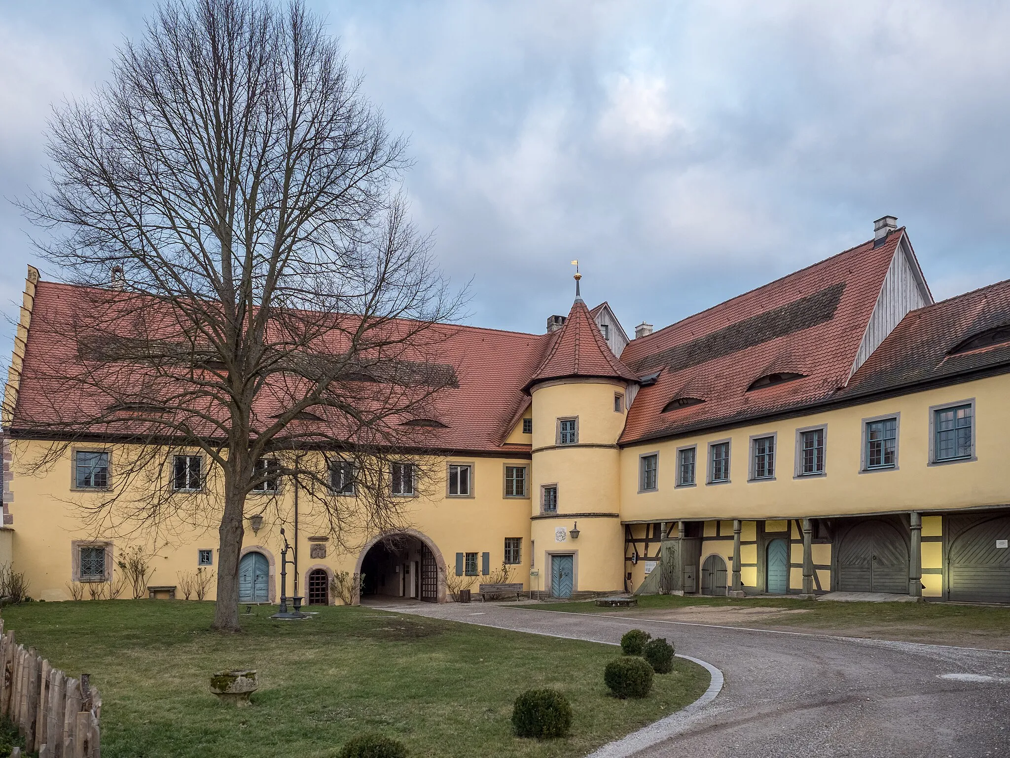 Photo showing: Adelsdorfer Castle, south side
