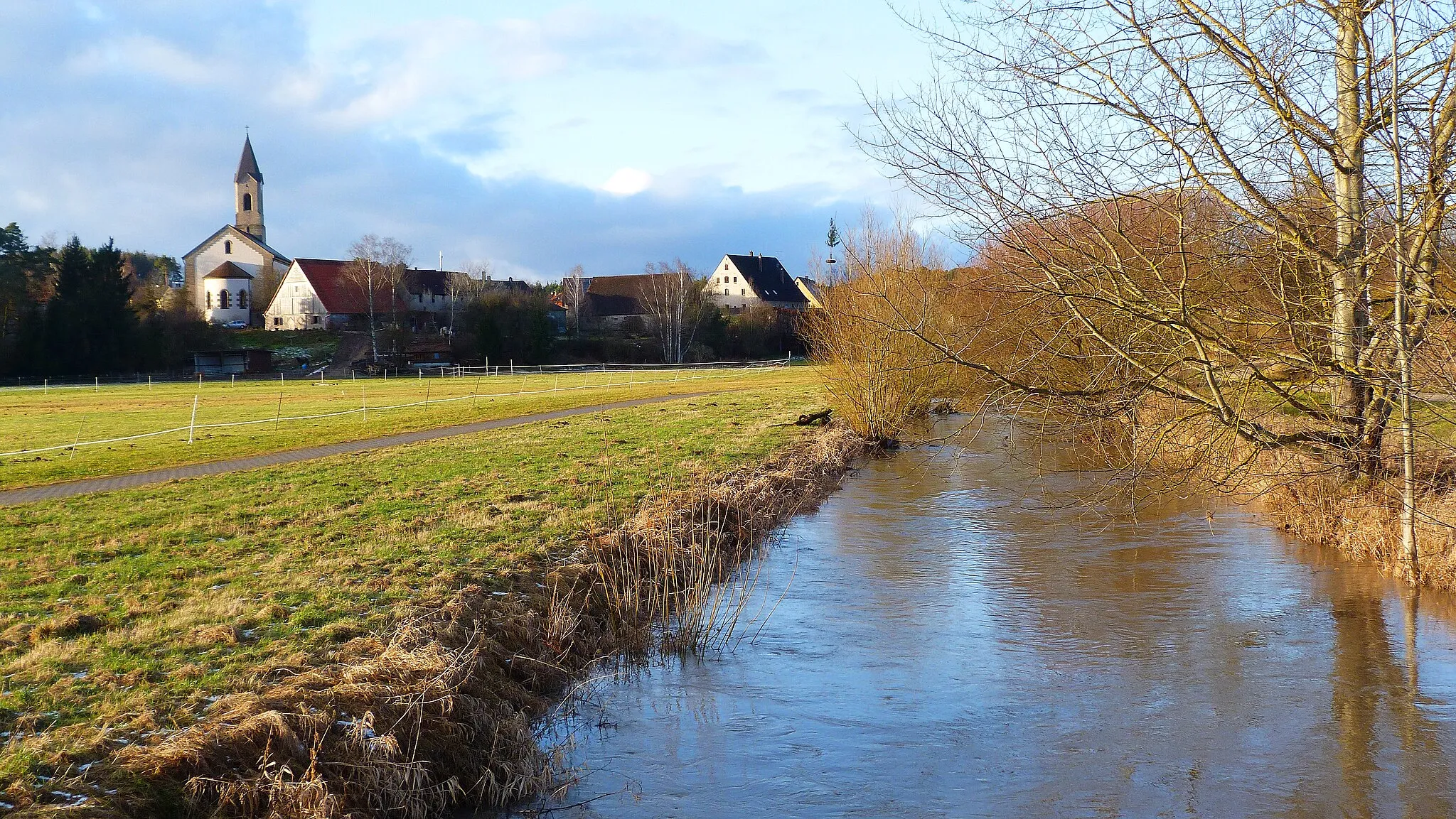 Photo showing: Wassermungenau mit St. Andreaskirche an der Fränkischen Rezat