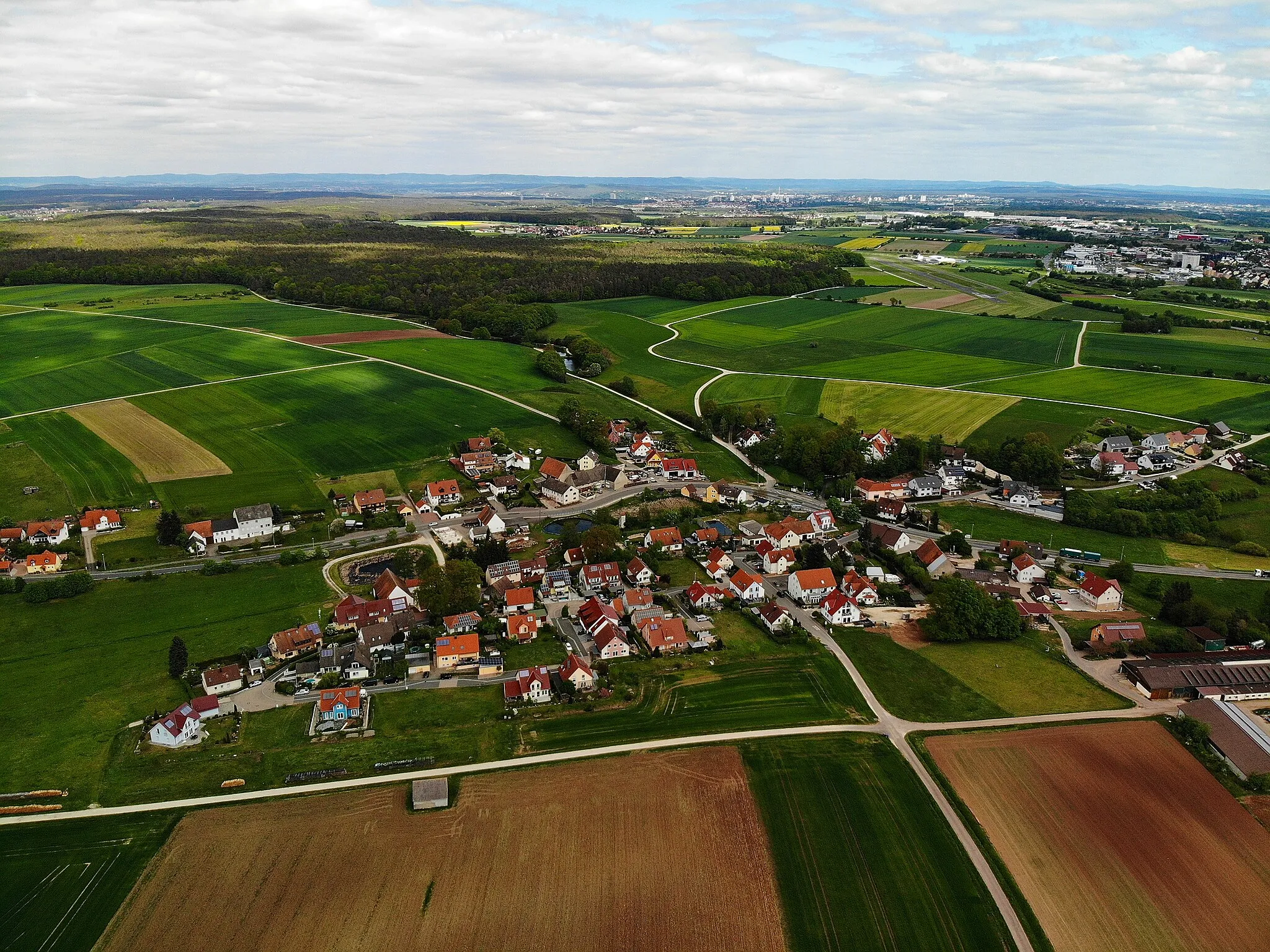 Photo showing: Welkenbach (Herzogenaurach) Luftaufnahme (2020)