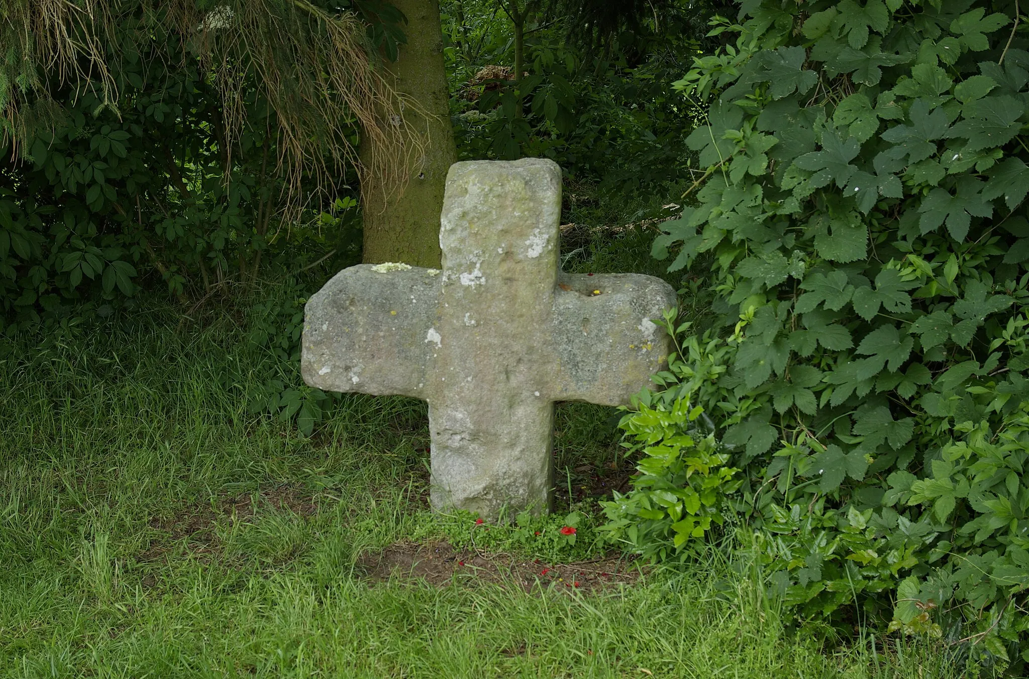 Photo showing: Steinkreuz in Weinzierlein auf dem Weg nach Neuses (Roßtal) im Landkreis Fürth.