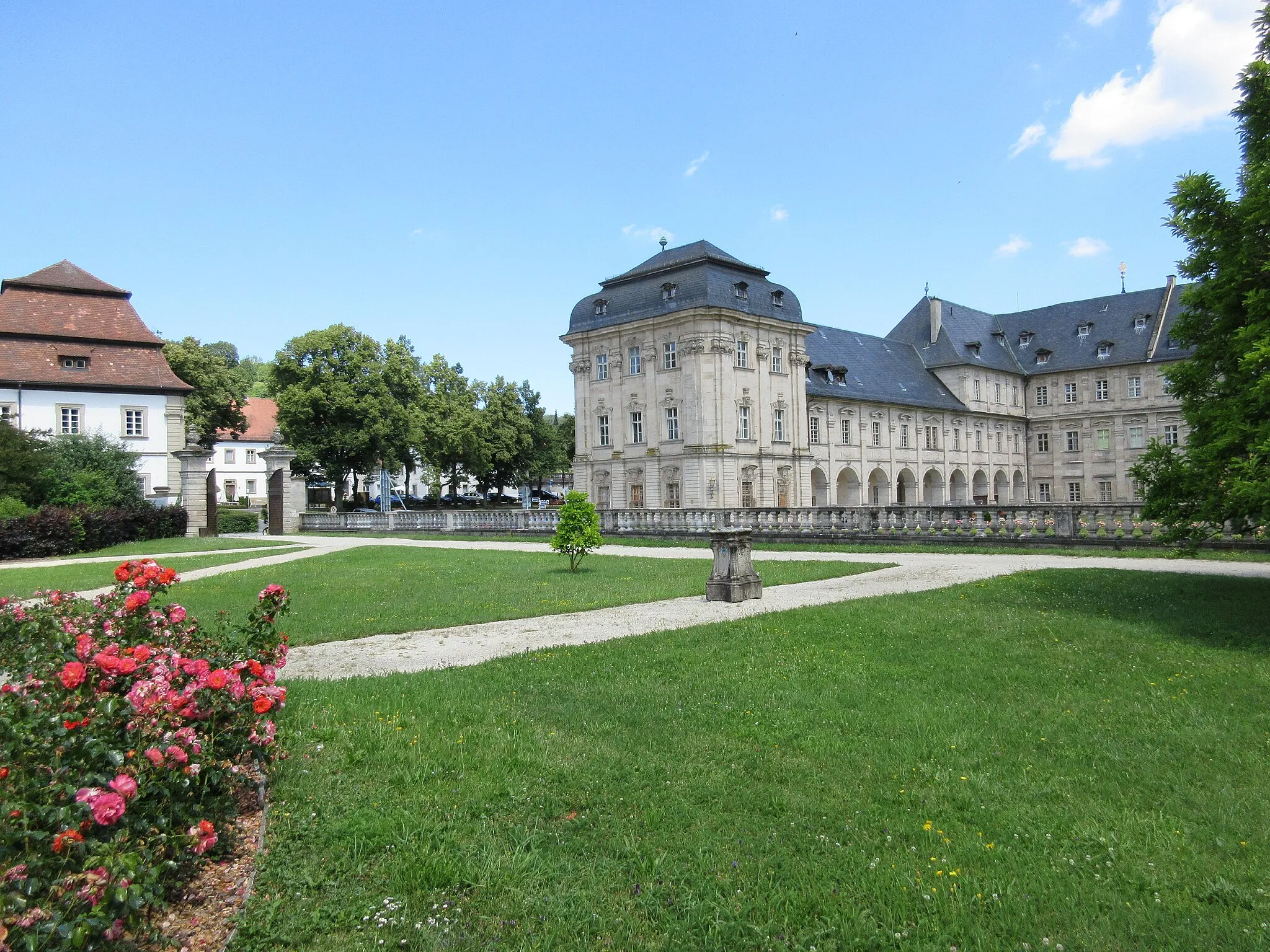 Photo showing: Unterer Abteigarten und barockes Abteigebäude