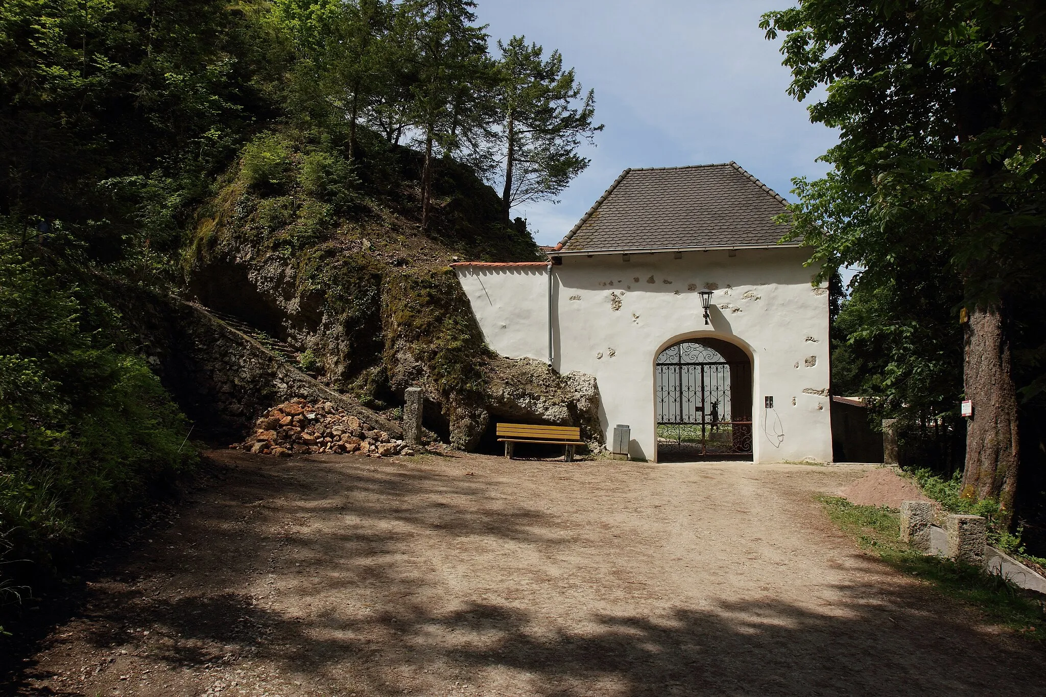 Photo showing: Torbau der Unterburg bzw. des Schlosses