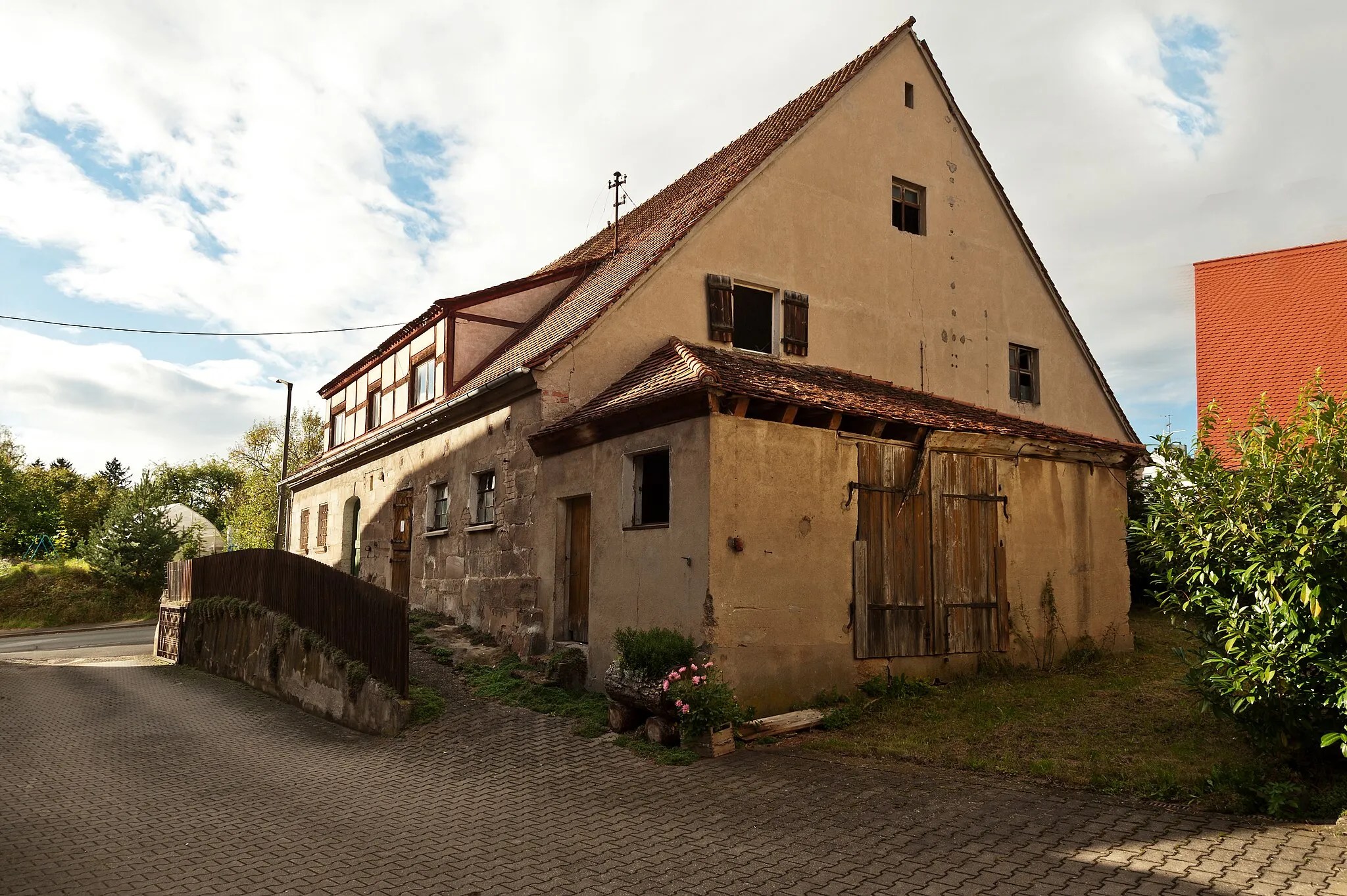 Photo showing: This is a photograph of an architectural monument. It is on the list of cultural monuments of Bayern, no. D-5-73-134-56.