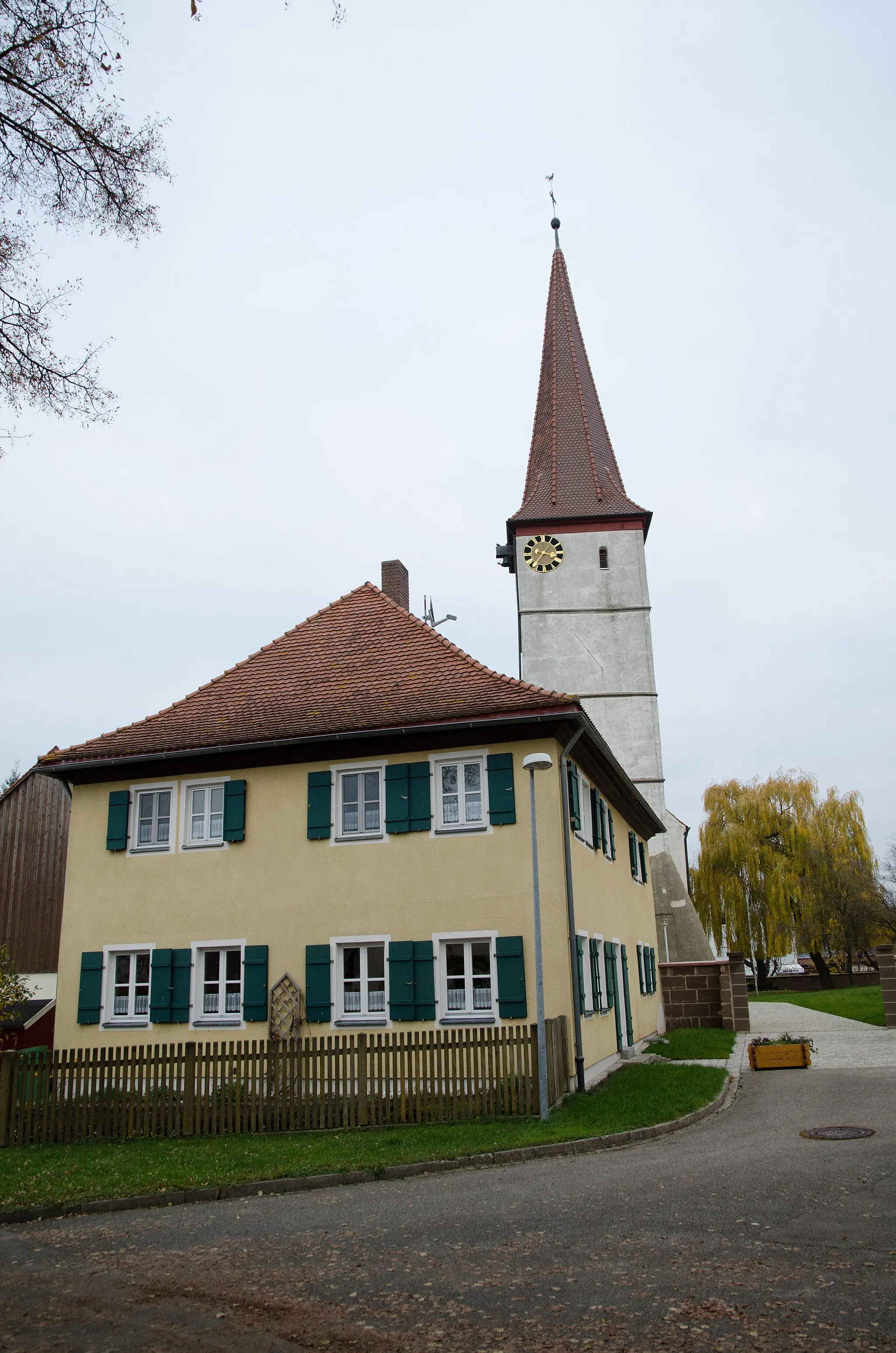 Photo showing: evang.-luth. Kirche St. Georg in Ickelheim