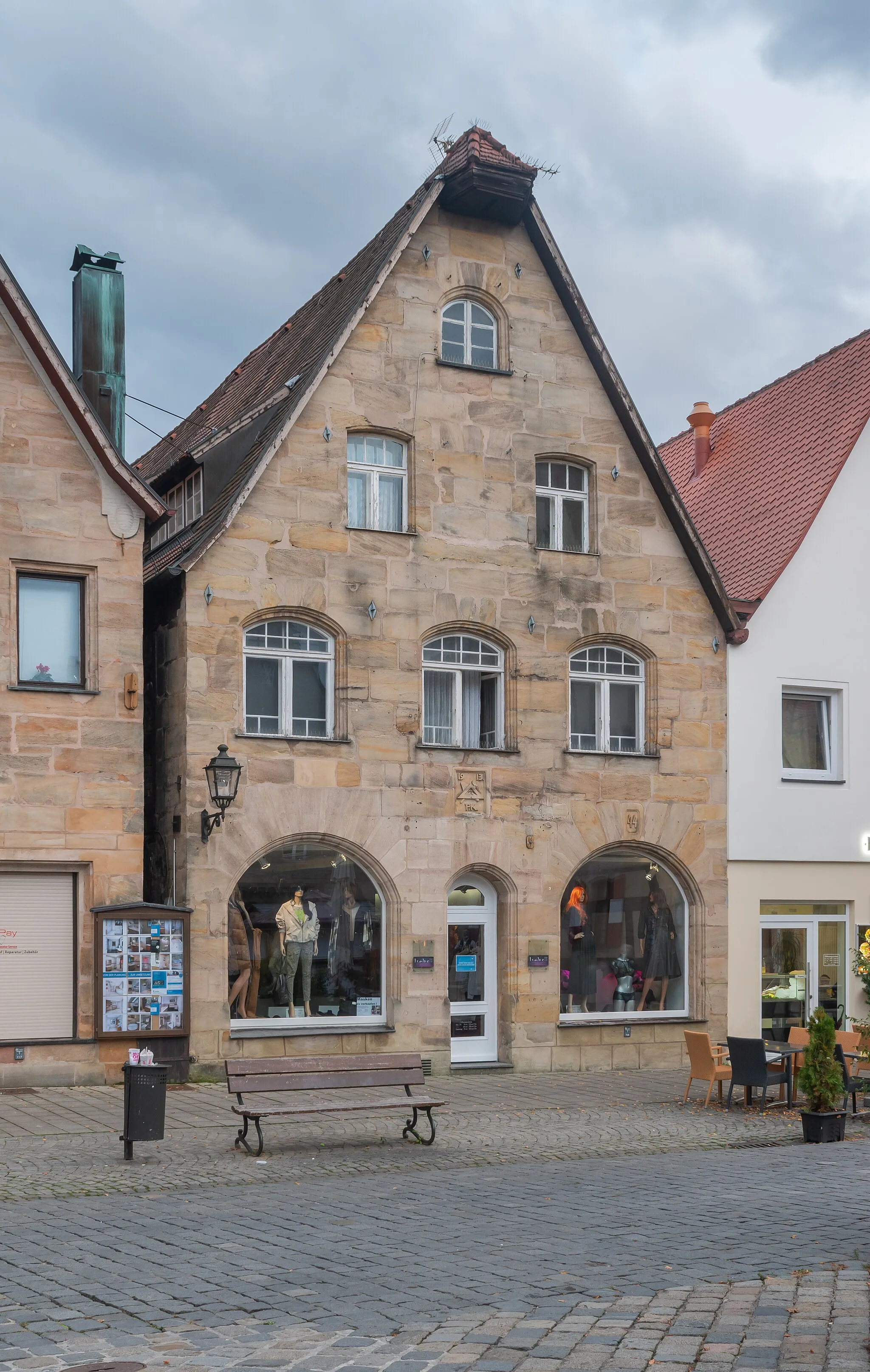 Photo showing: Building at Marktplatz 44 in Lauf an der Pegnitz, Bavaria, Germany