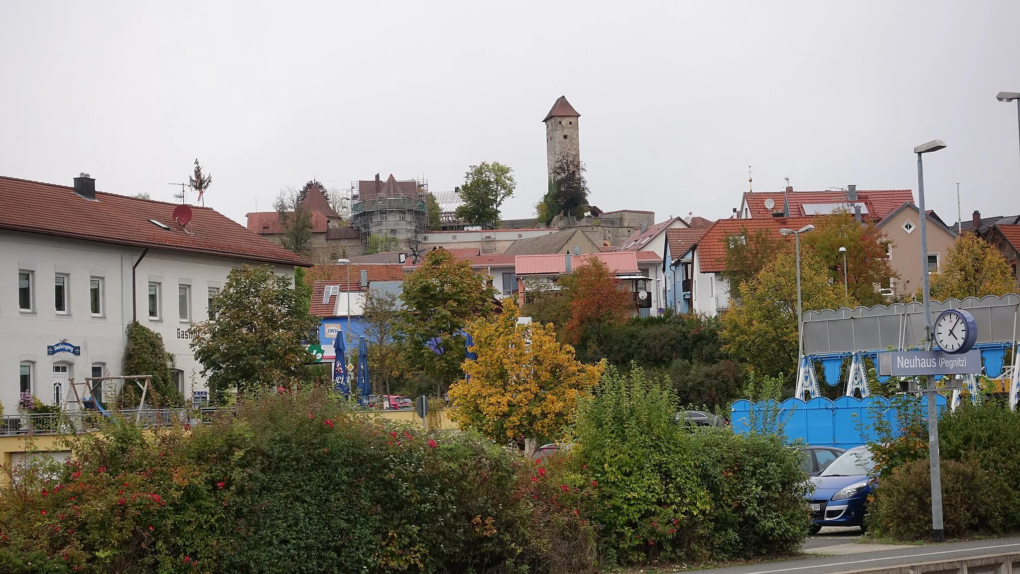 Photo showing: Neuhaus - Okt. 2019 - Bahnhof auf Burg Veldenstein