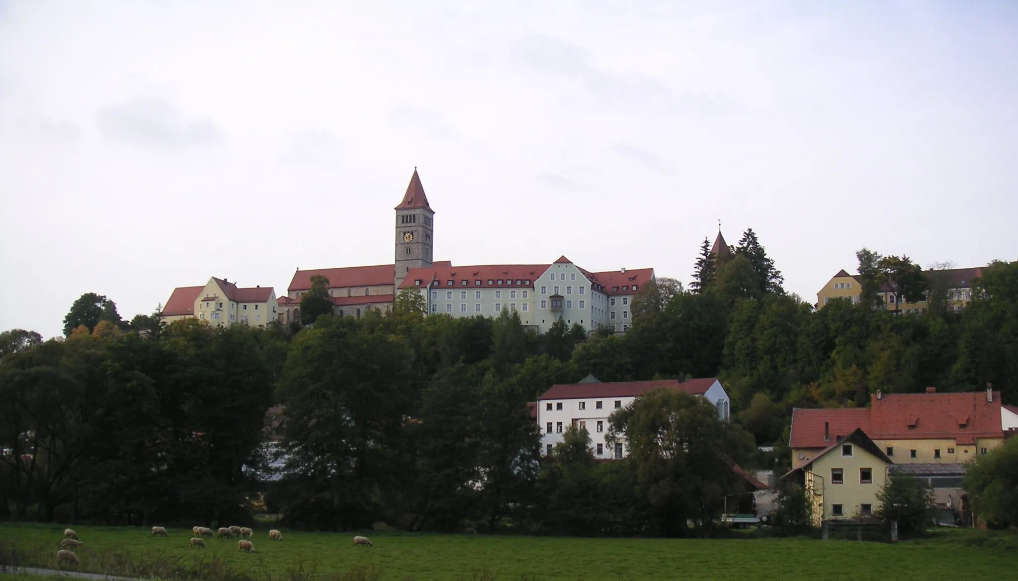 Photo showing: Klosterburg Kastl, von der B299 in Kastl aus aufgenommen