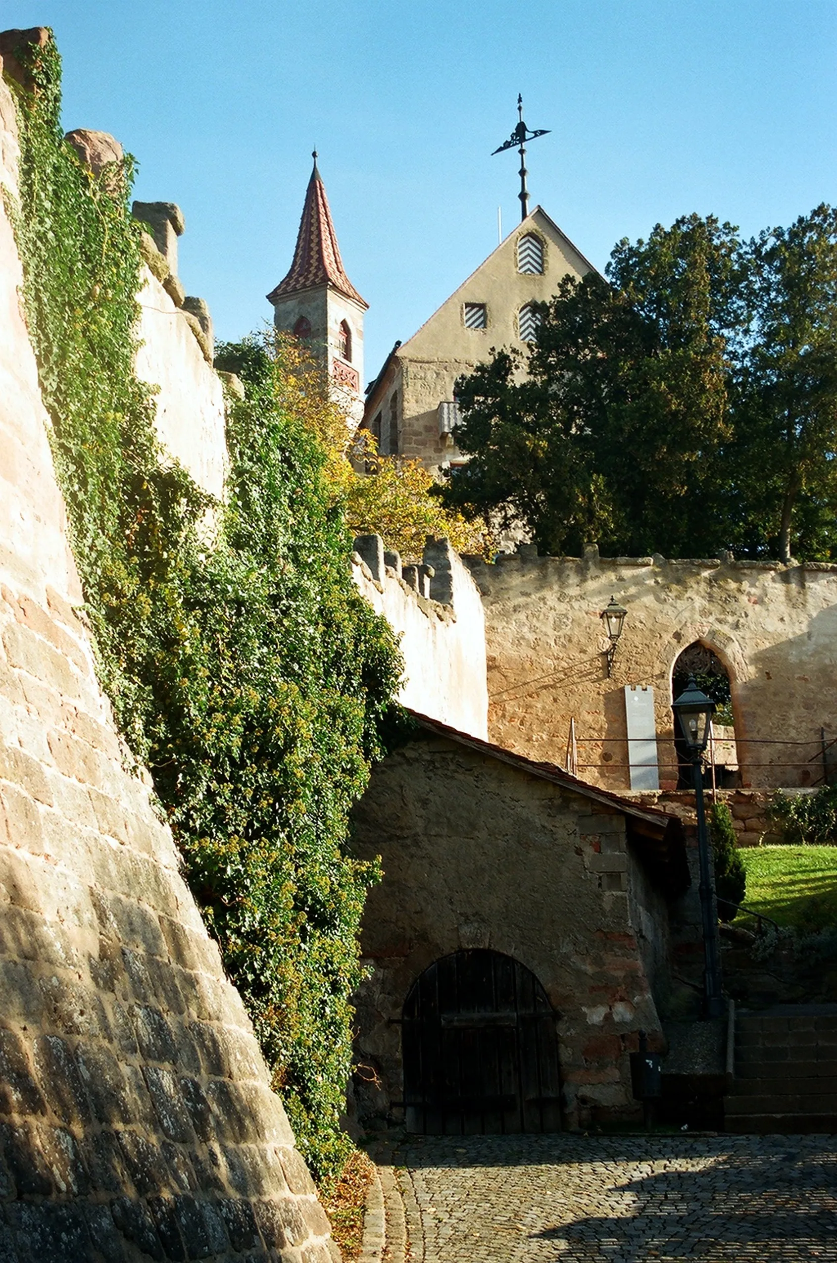 Photo showing: Abenberg, the Burgsteig