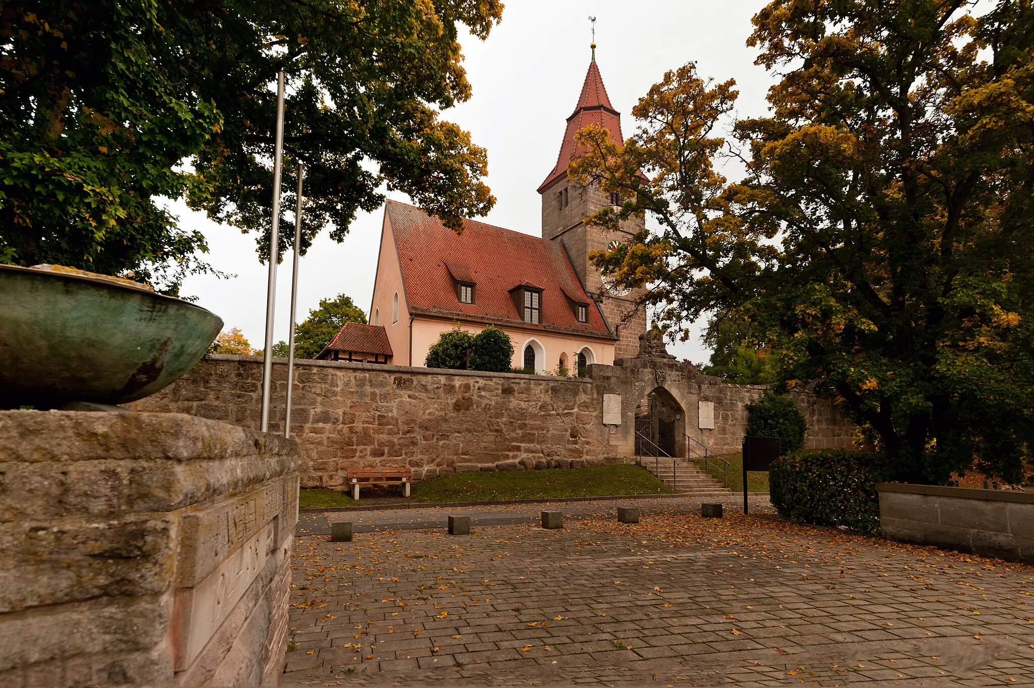 Photo showing: This is a photograph of an architectural monument. It is on the list of cultural monuments of Bayern, no. D-5-73-130-1.