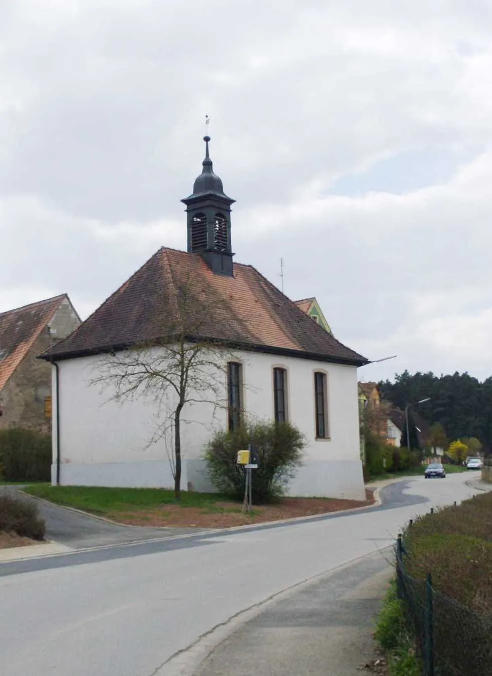 Photo showing: Evang.-luth. Kirche St. Johann Baptist in Brombach, Ortsteil von Haundorf im mittelfränkischen Landkreis Weißenburg-Gunzenhausen