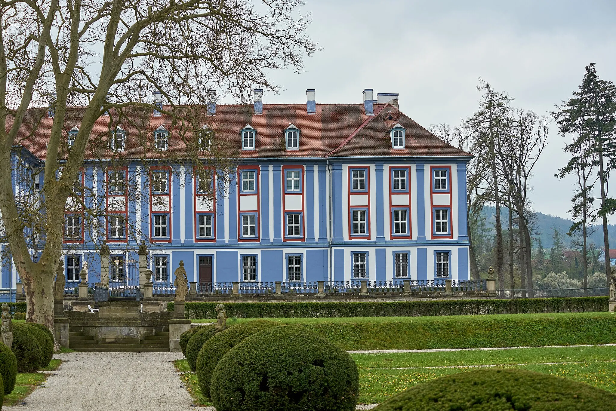 Photo showing: Obernzenn: Blaues Schloss, von Norden