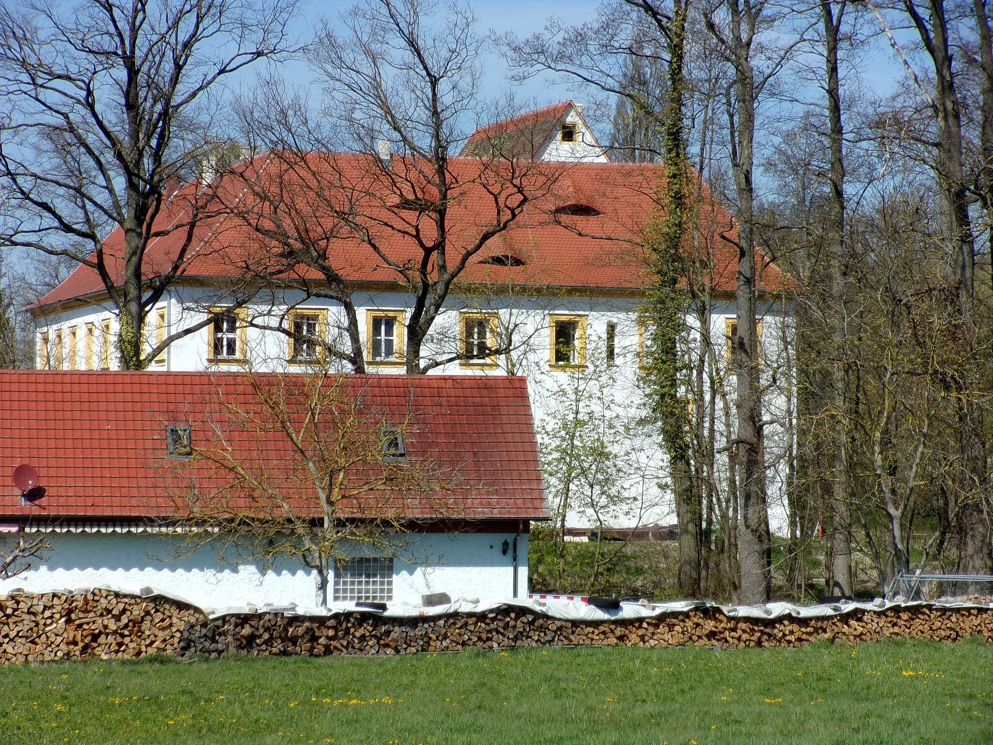 Photo showing: Schloss Neuenbürg in Neuenbürg (Markt Weisendorf), Mühlenweg 3; Akten-Nr. D-5-72-164-21.