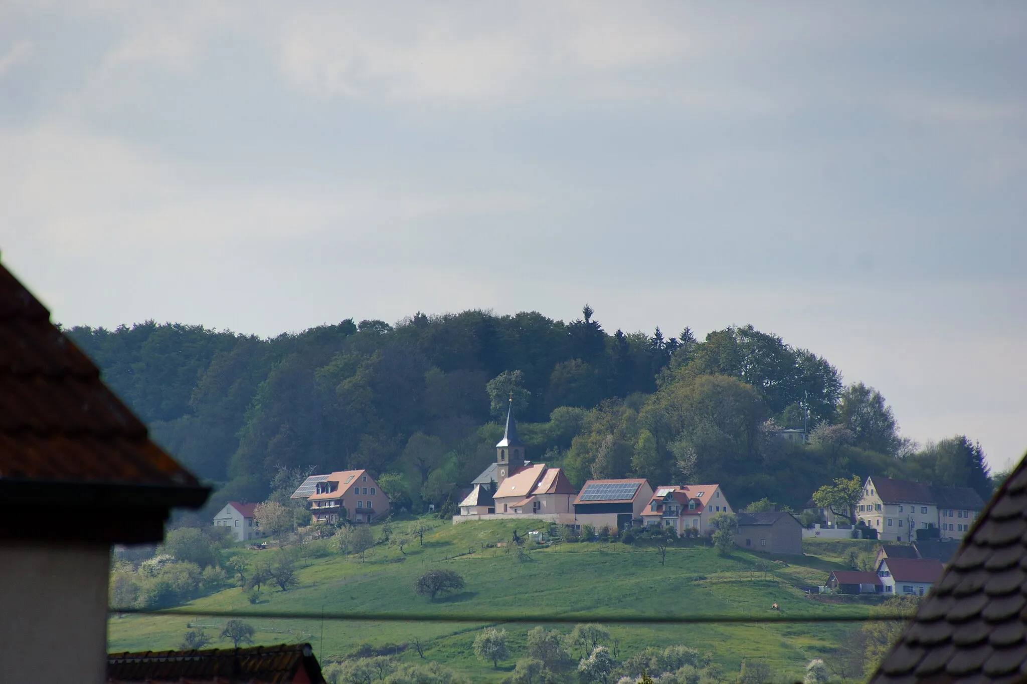 Photo showing: Laibstadt bei Heideck: Blick auf (den) Schloßberg)