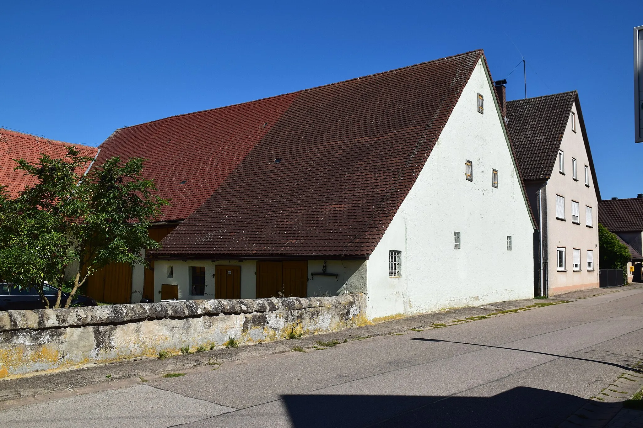 Photo showing: eingeschossiger Bau mit Steildach, teilweise Fachwerk