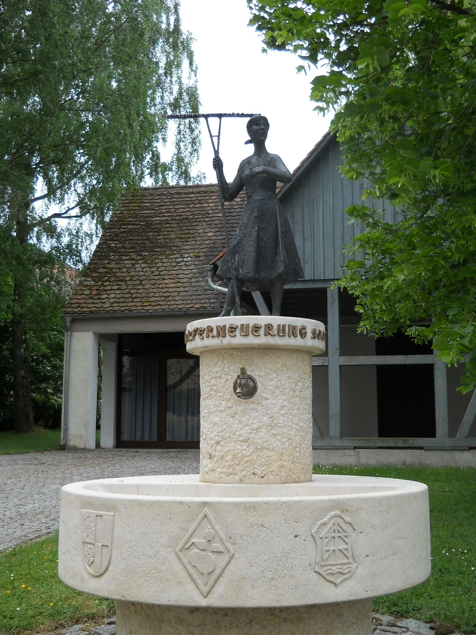 Photo showing: Dorfbrunnen in Aha, einem Ortsteil von Gunzenhausen im fränkischen Landkreis Weißenburg-Gunzenhausen