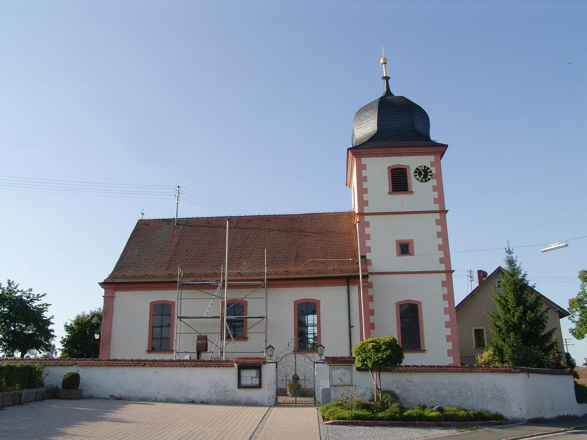 Photo showing: Breitenlohe Katholische Kuratiekirche Exaltatio S. Crucis