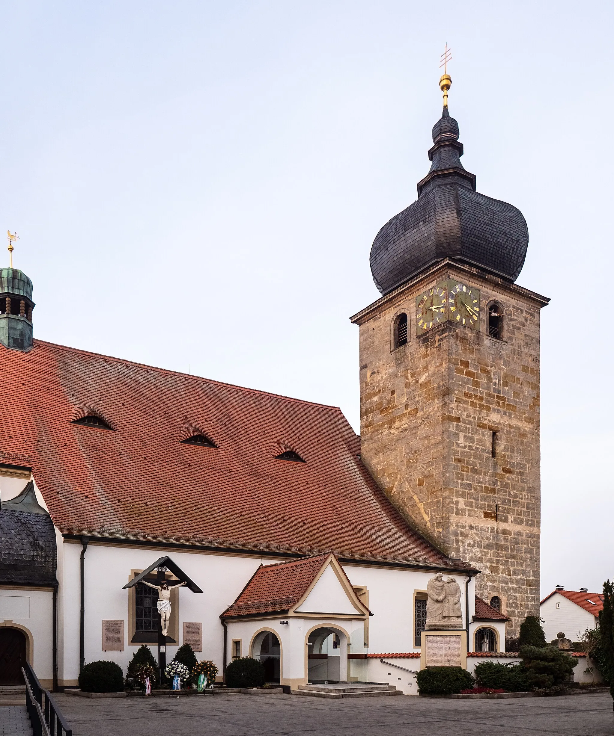 Photo showing: Catholic parish church St.Peter and Paul in Langensendelbach