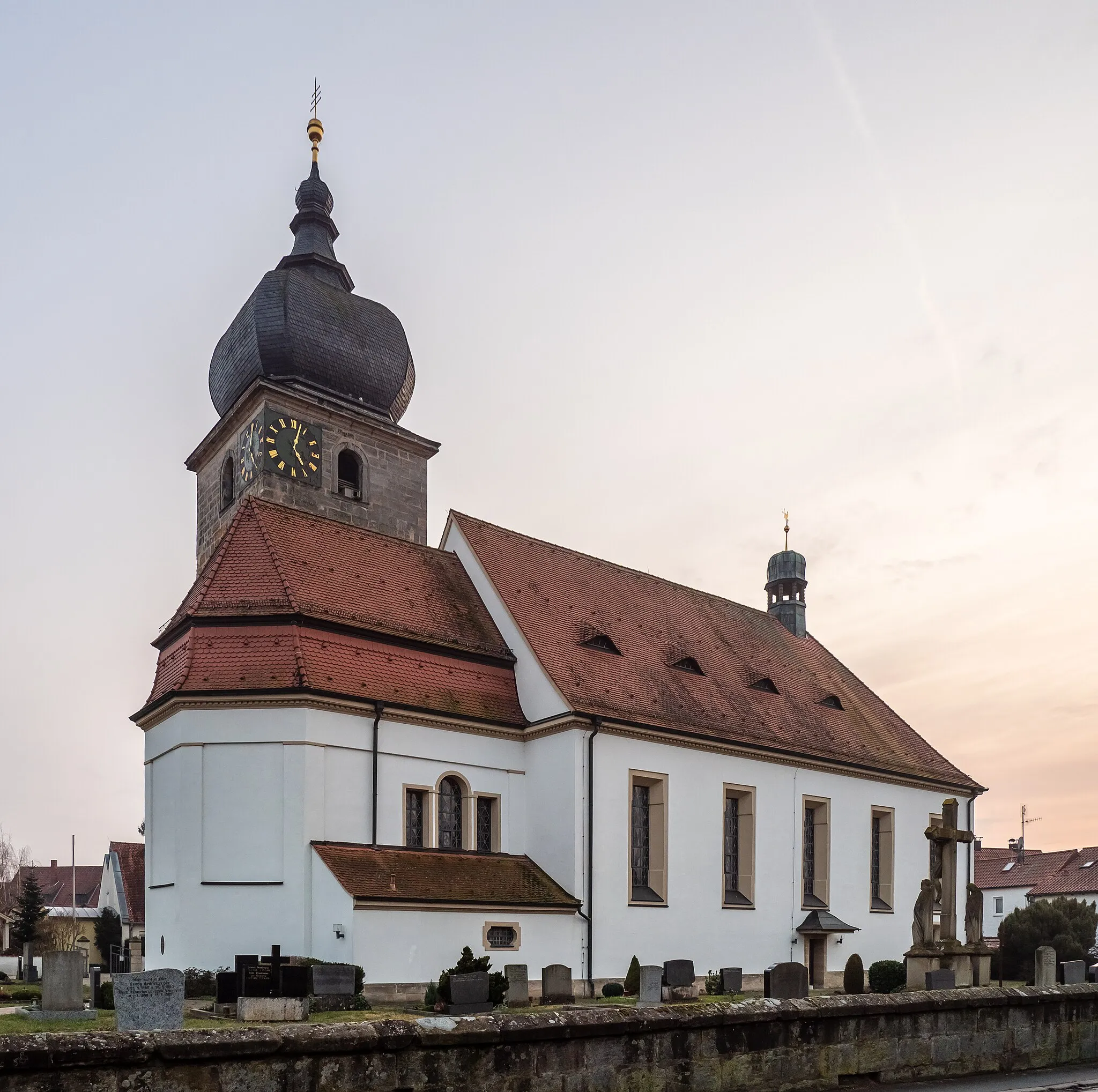 Photo showing: Catholic parish church St.Peter and Paul in Langensendelbach