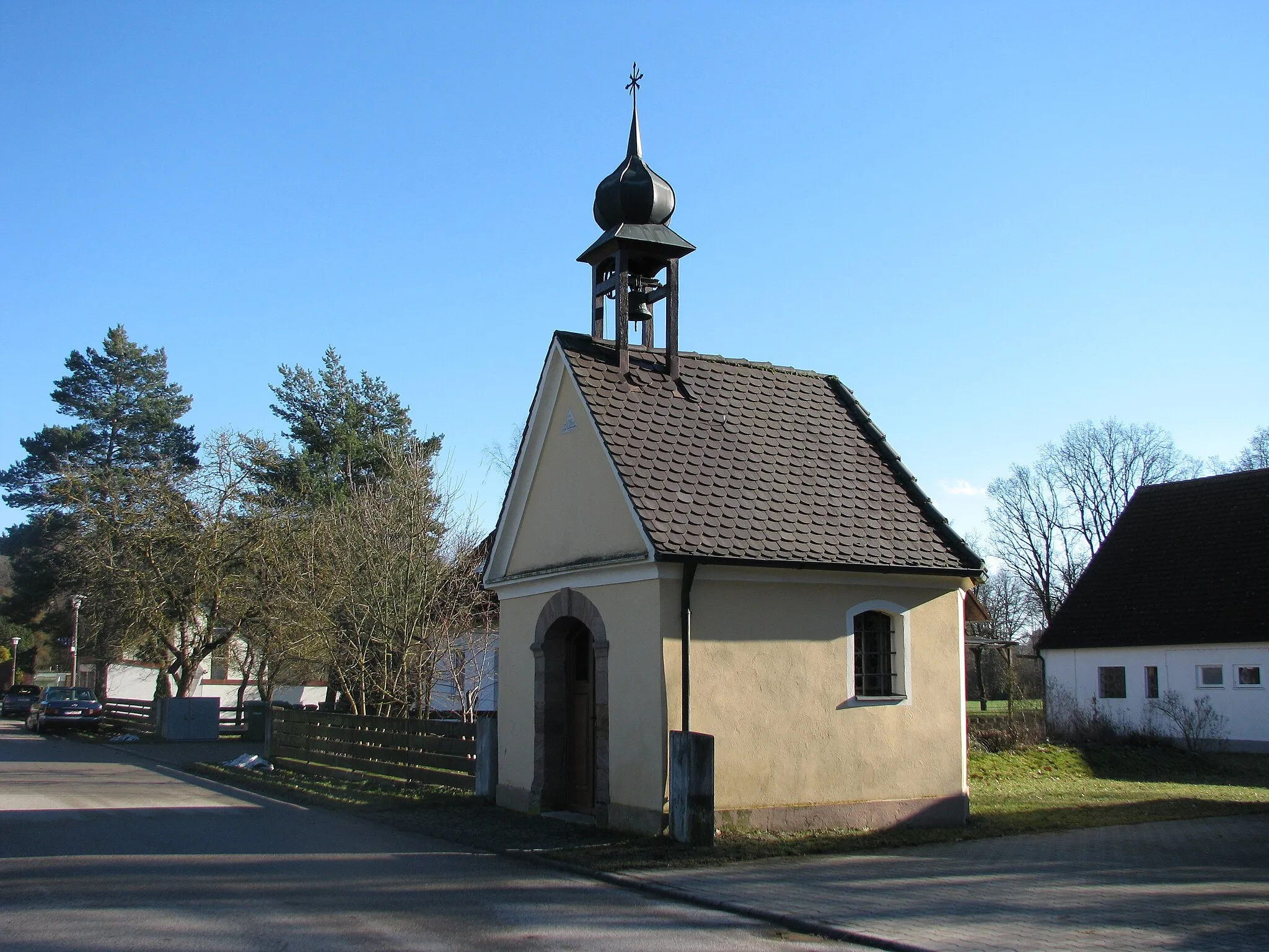 Photo showing: Altenhofen, Ortsteil von Hilpoltstein im mittelfränkischen Landkreis Roth, Katholische Ortskapelle