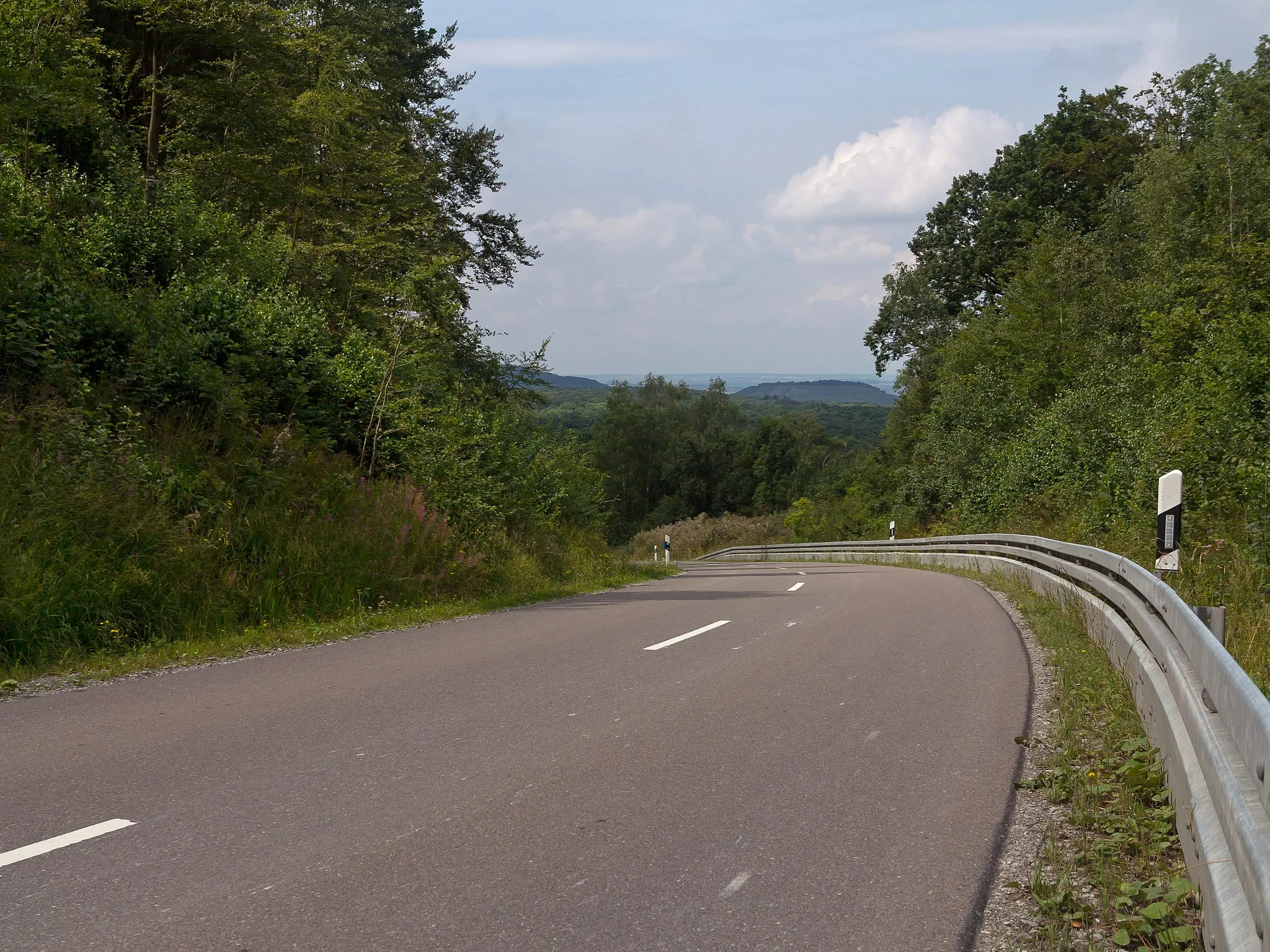 Photo showing: between Krassolzheim and Ezelheim, raod panorama