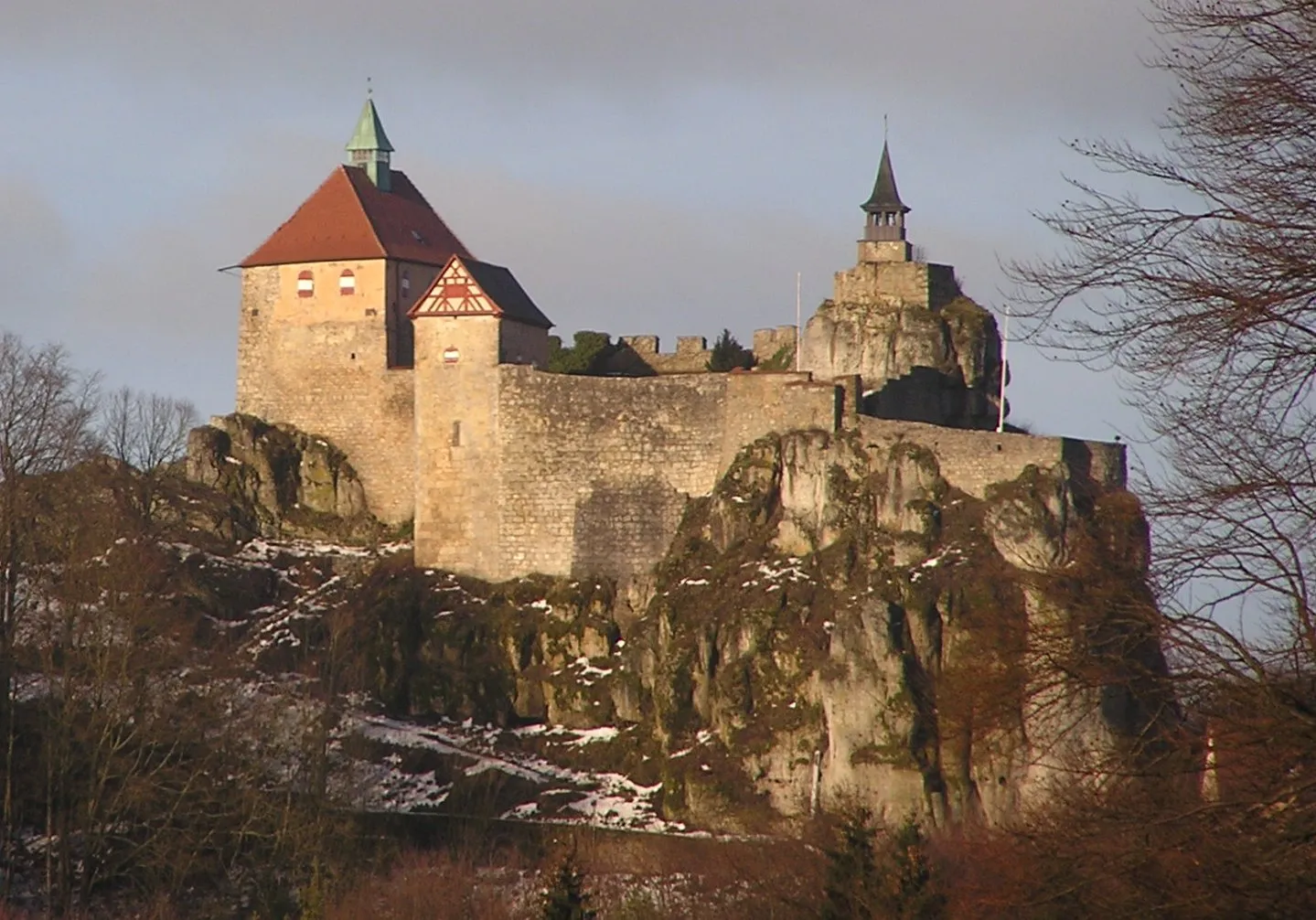 Photo showing: Distant look to castle Hohenstein (near the german town of Hersbruck)