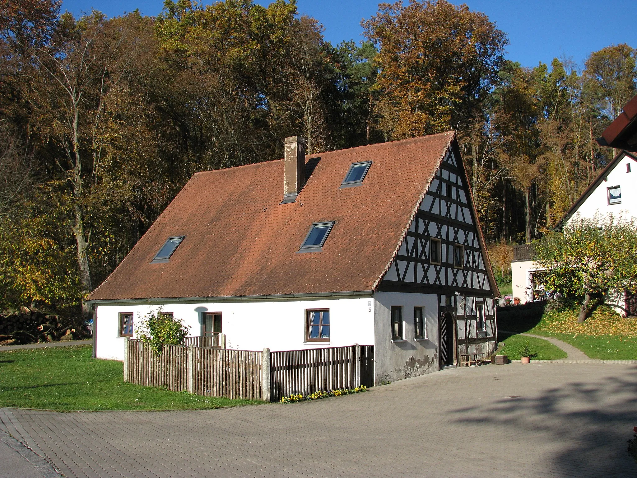 Photo showing: Eibach, Ortsteil von Hilpoltstein im mittelfränkischen Landkreis Roth, ehemaliges Wohnstallhaus