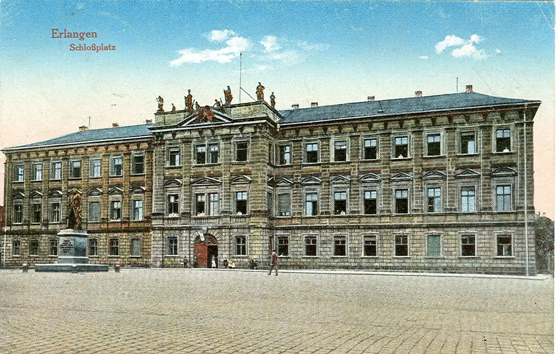 Photo showing: Postkarte, 16.5.1917. Beschriftung: "Erlangen - Schlossplatz."