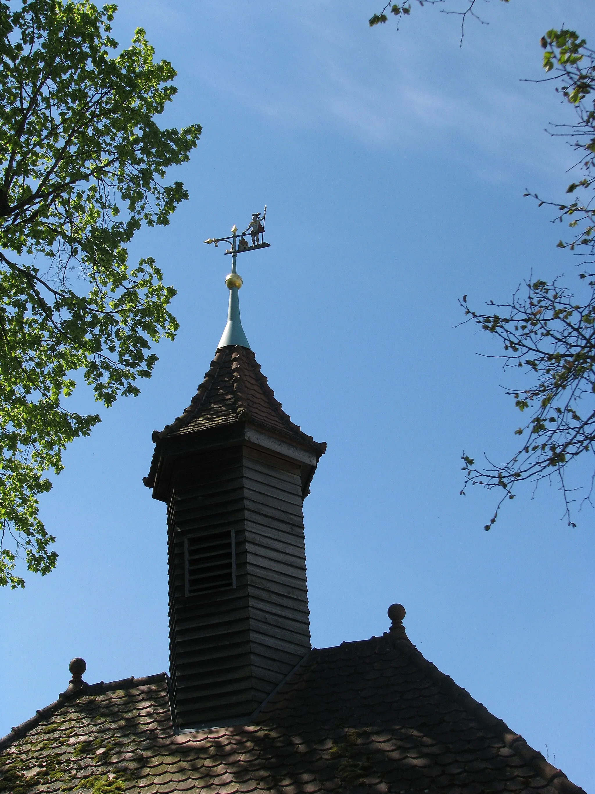 Photo showing: Loderbach, Ortsteil der Gemeinde Berg bei Neumarkt in der Oberpfalz, Dachreiter auf dem Feuerwehrhaus