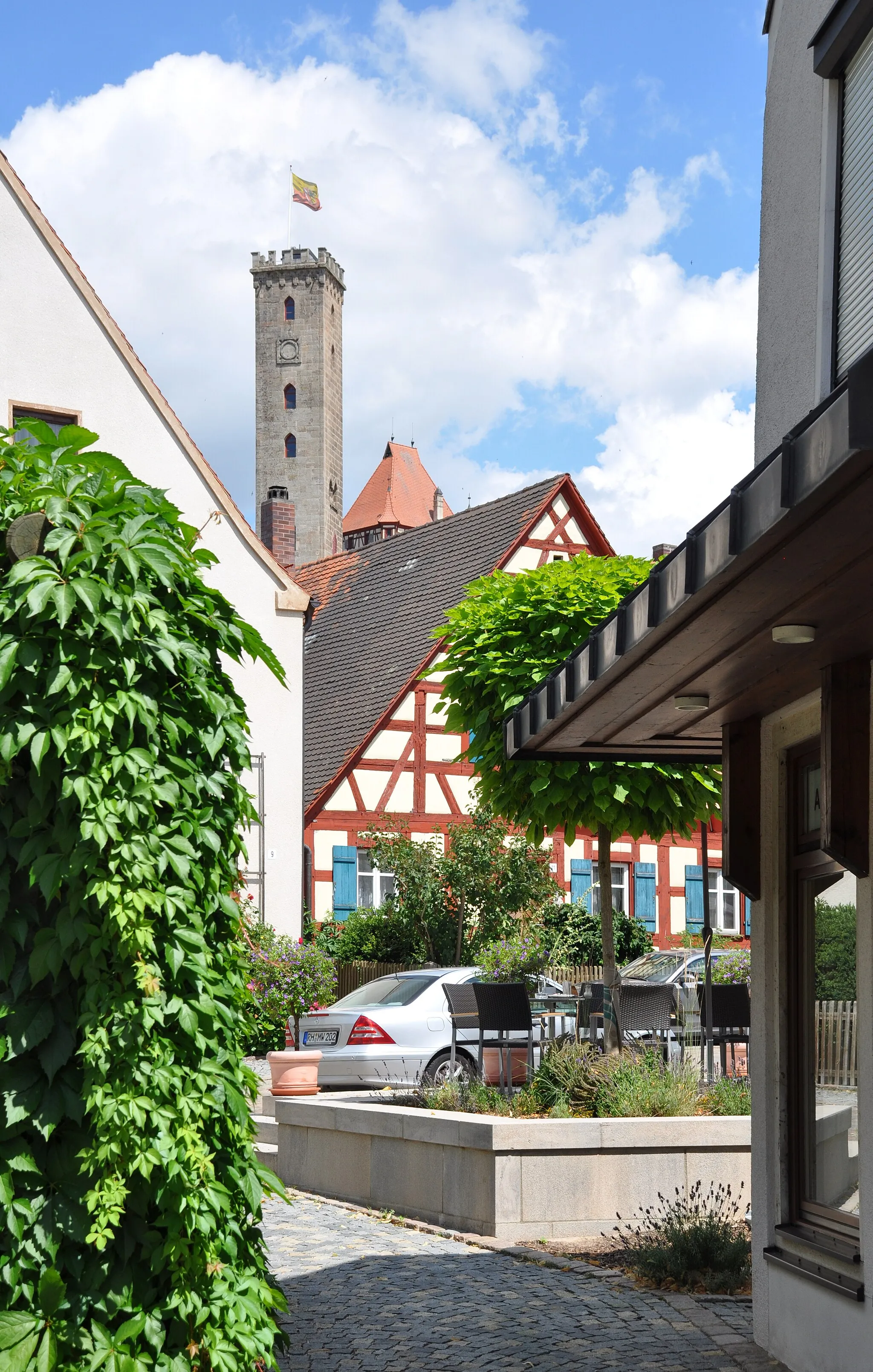 Photo showing: Abenberg, Burg Abenberg,

Blick von der Stadt zum Burgturm "Luginsland"