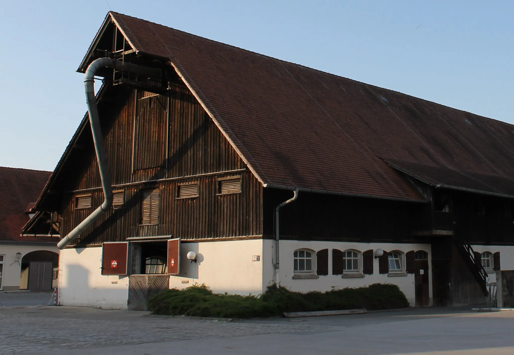 Photo showing: Alter Kuhstall der Landwirtschaftlichen Lehranstalten Triesdorf