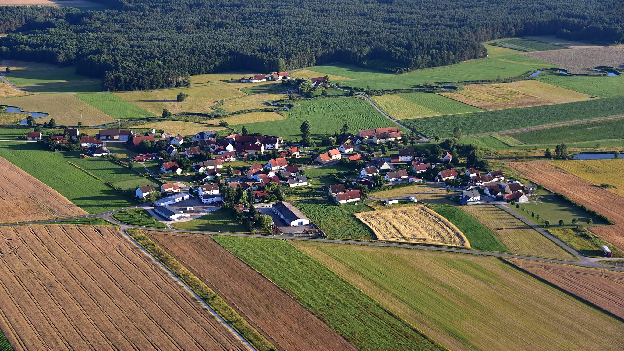 Photo showing: Voggendorf (Bechhofen), Luftaufnahme (2016)