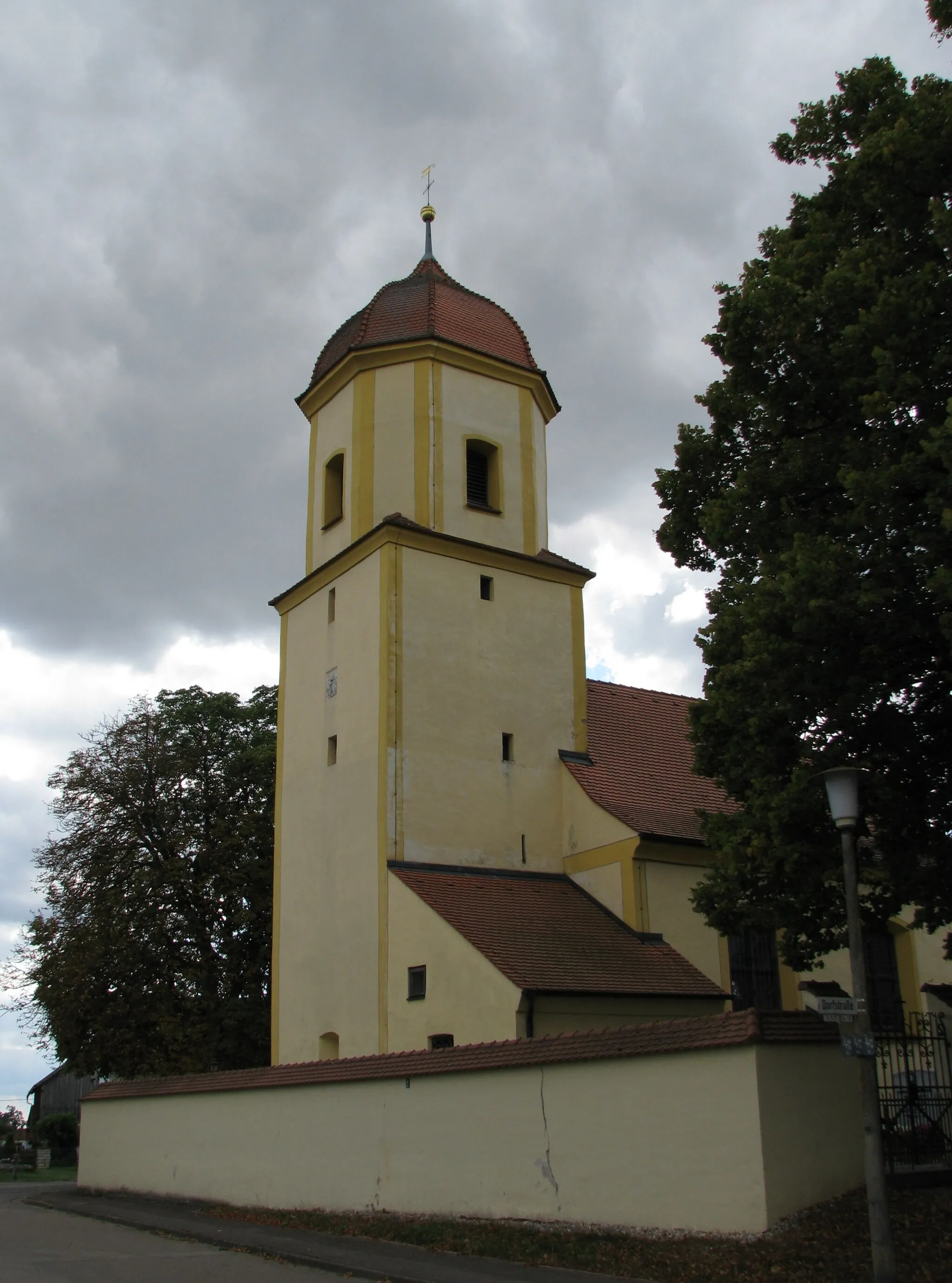 Photo showing: Esselberg, Ortsteil der Stadt Greding im mittelfränkischen Landkreis Roth in Bayern, Kath. Filialkirche St. Nikolaus