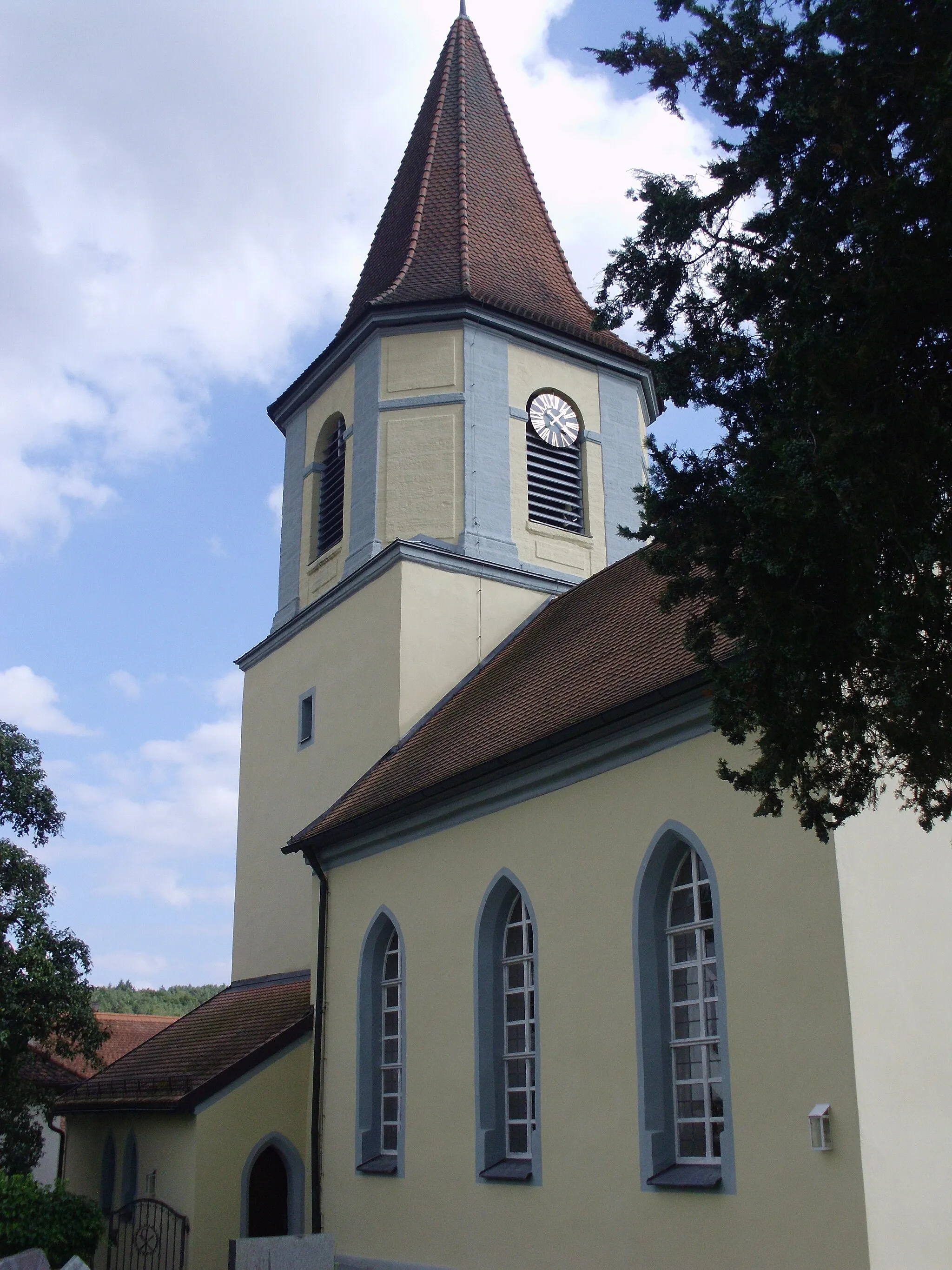 Photo showing: Schwimbach. Ortsteil von Thalmässing im mittelfränkischen Landkreis Roth, Evangelisch-lutherische Pfarrkirche St. Lorenz