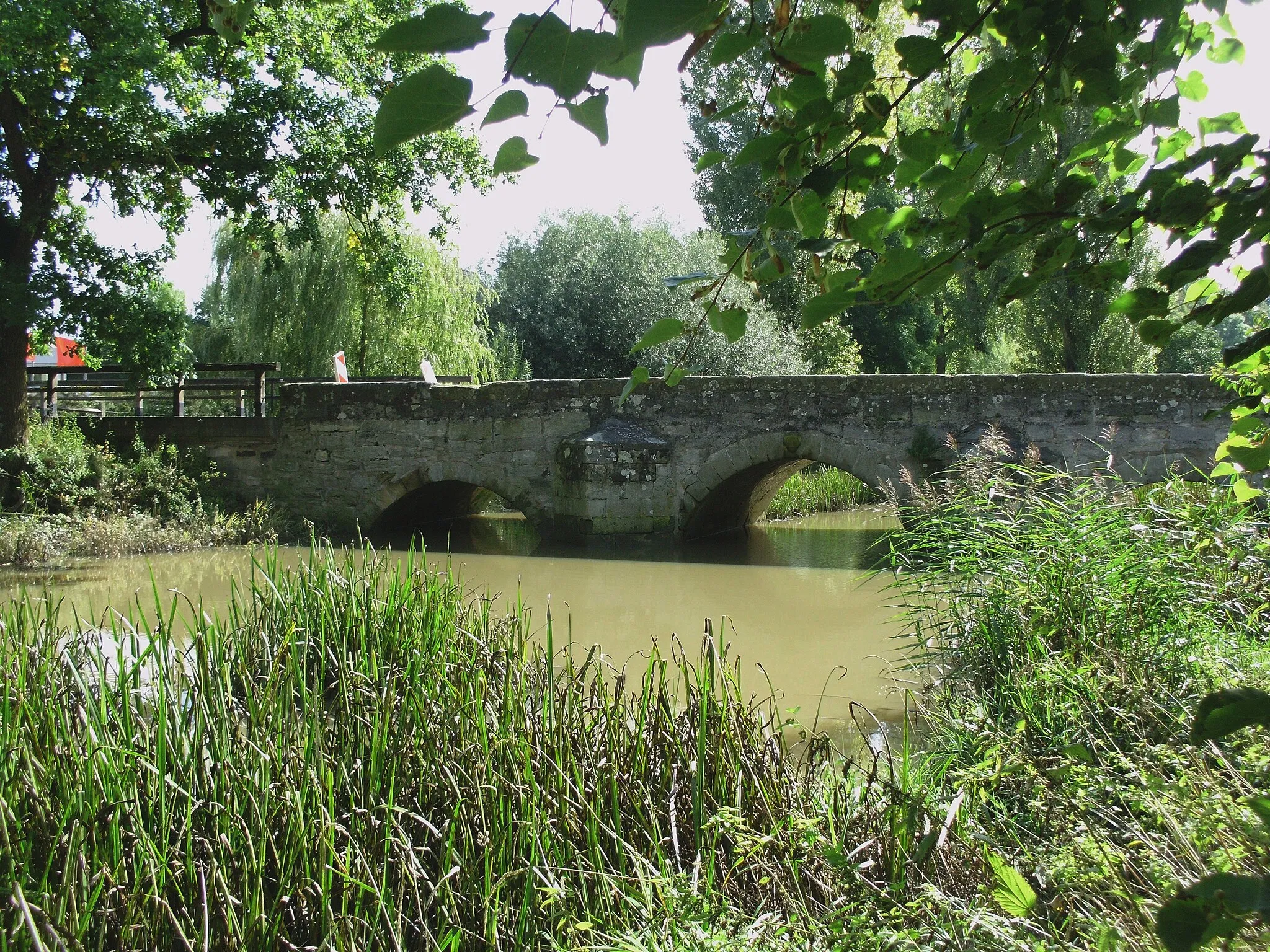 Photo showing: Frommetsfelden, Ortsteil von Leutershausen im mittelfränkischen Landkreis Ansbach, Altmühlbrücke