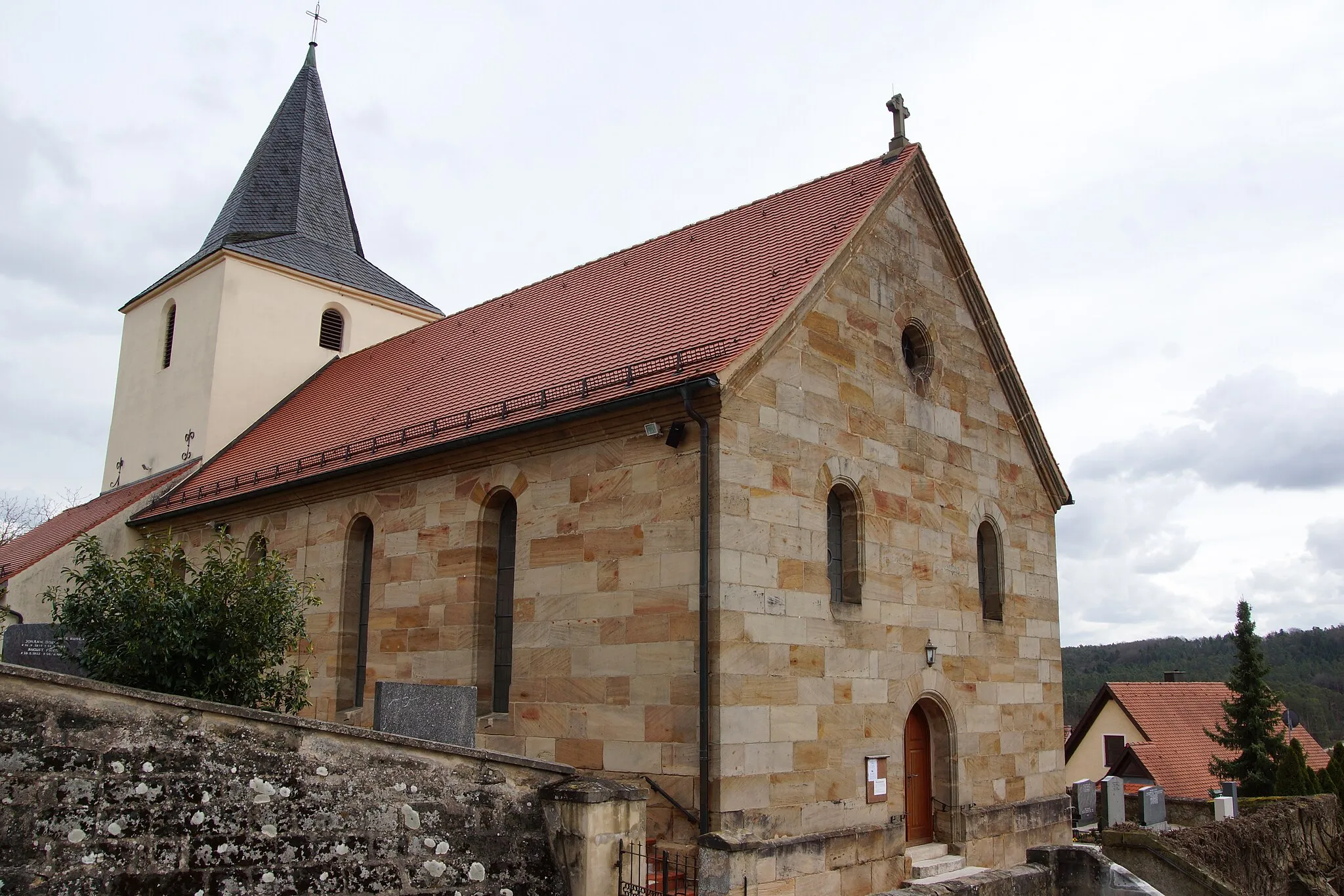 Photo showing: Die katholische Pfarrkirche St. Michael in Liebenstadt bei Heideck.