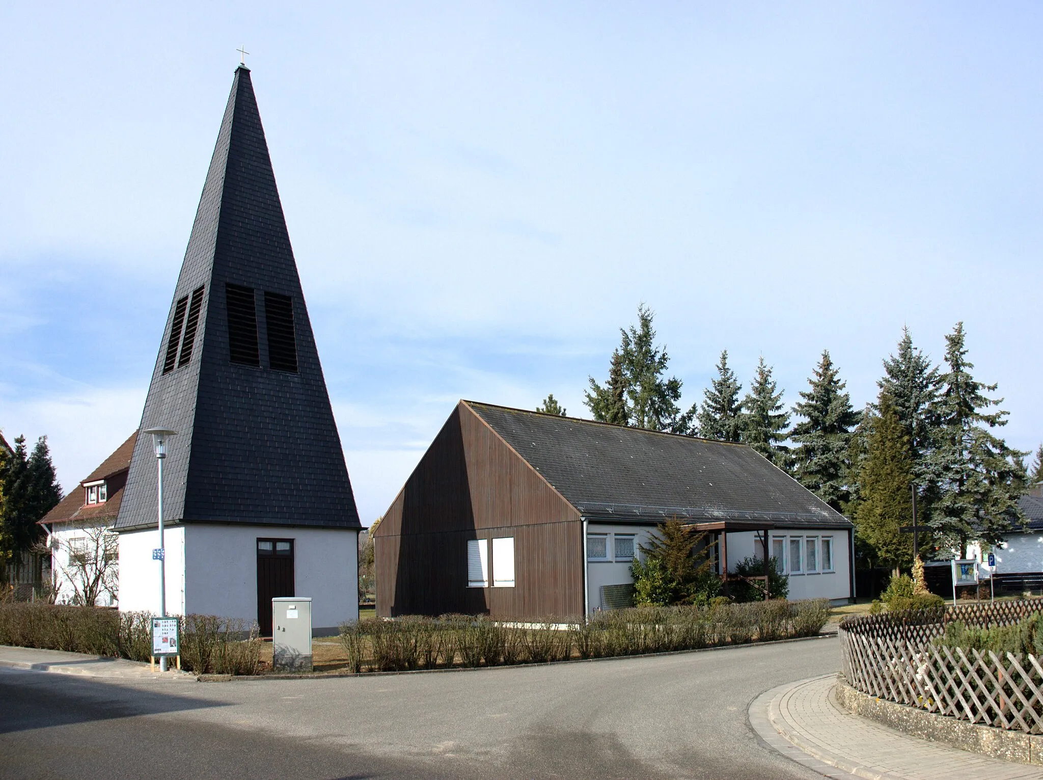 Photo showing: Kirche Wicklesgreuth (wird sowohl von der evangelischen als auch katholischen Kirchengemeinde benutzt)