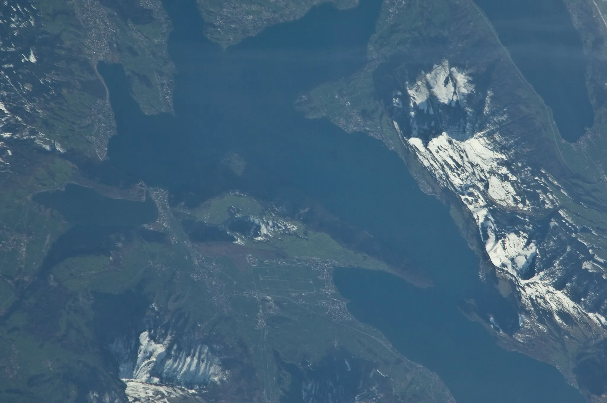 Photo showing: View of Earth taken during ISS Expedition 23.