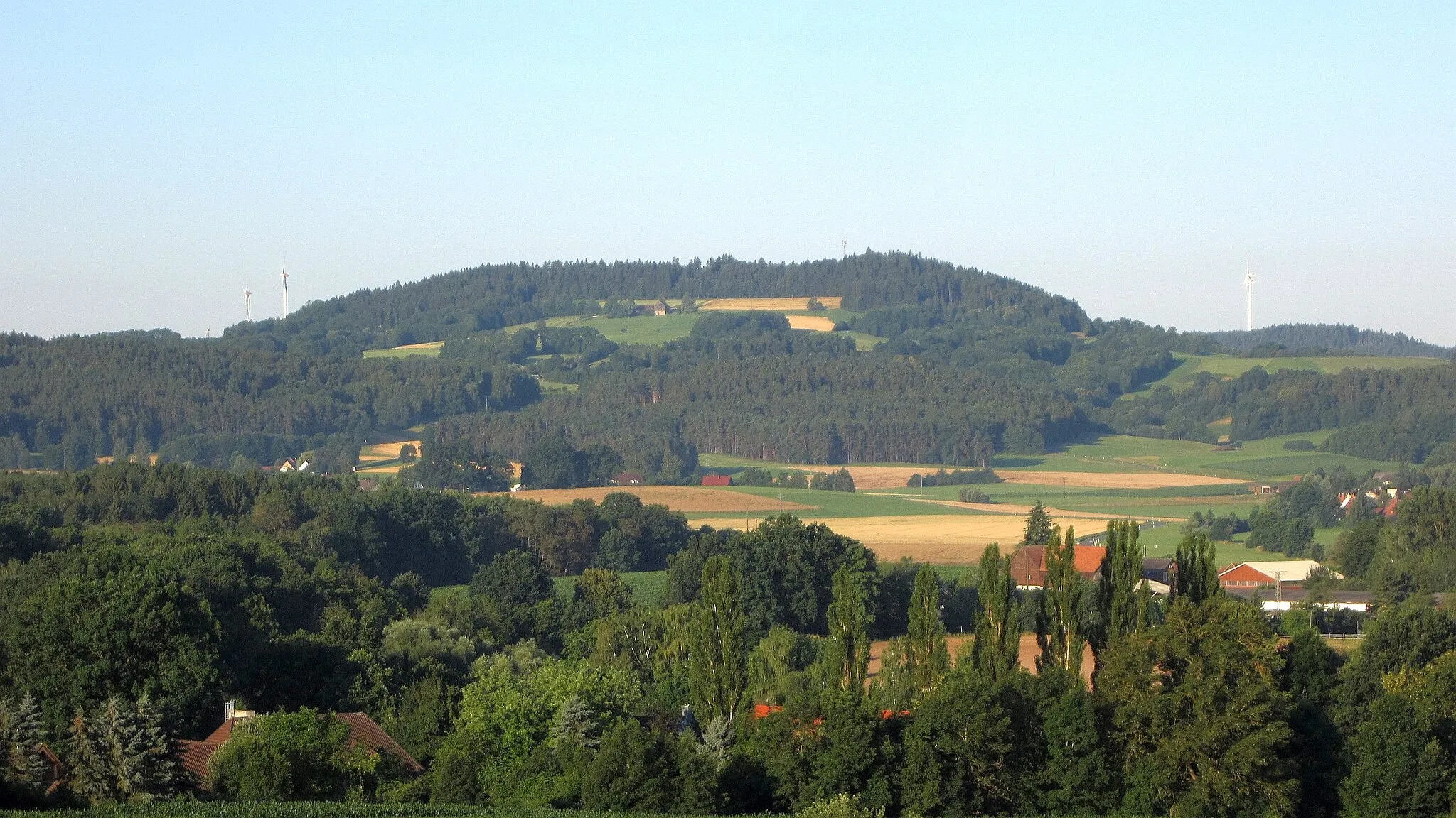 Photo showing: Sophienberg (Haag), view from NW in Wolfsbach (Bayreuth)