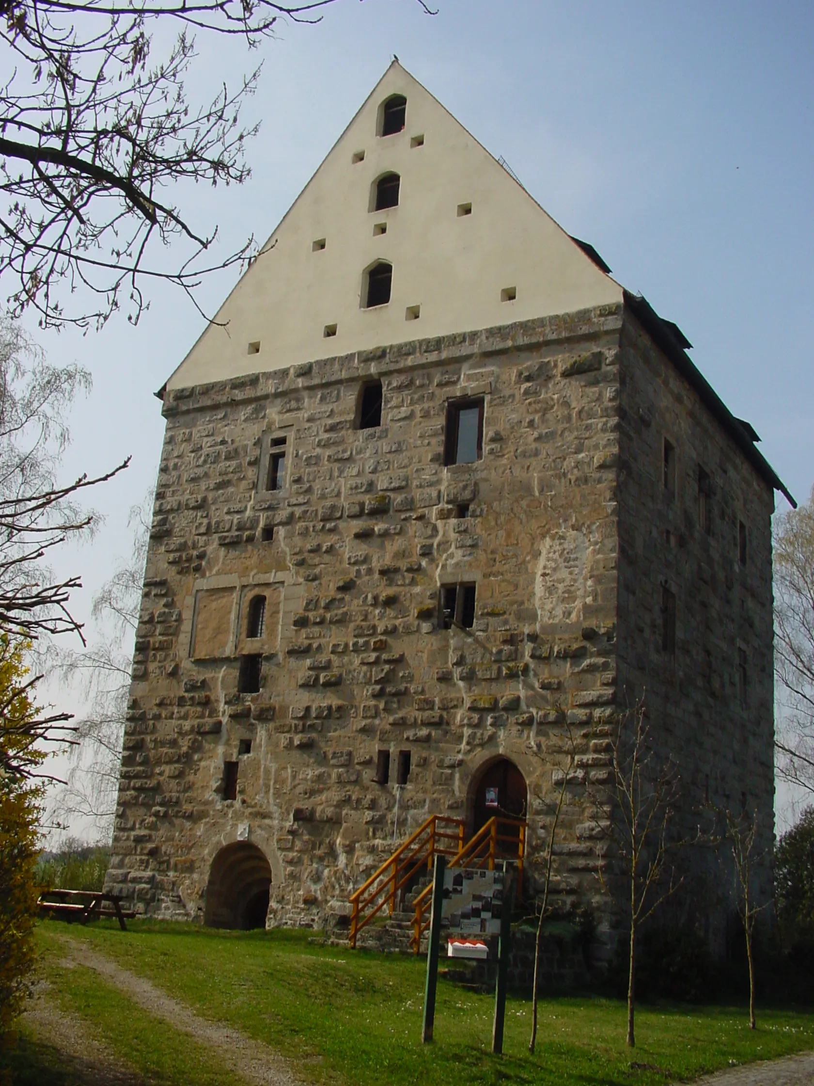 Photo showing: Wohnturm von Osten