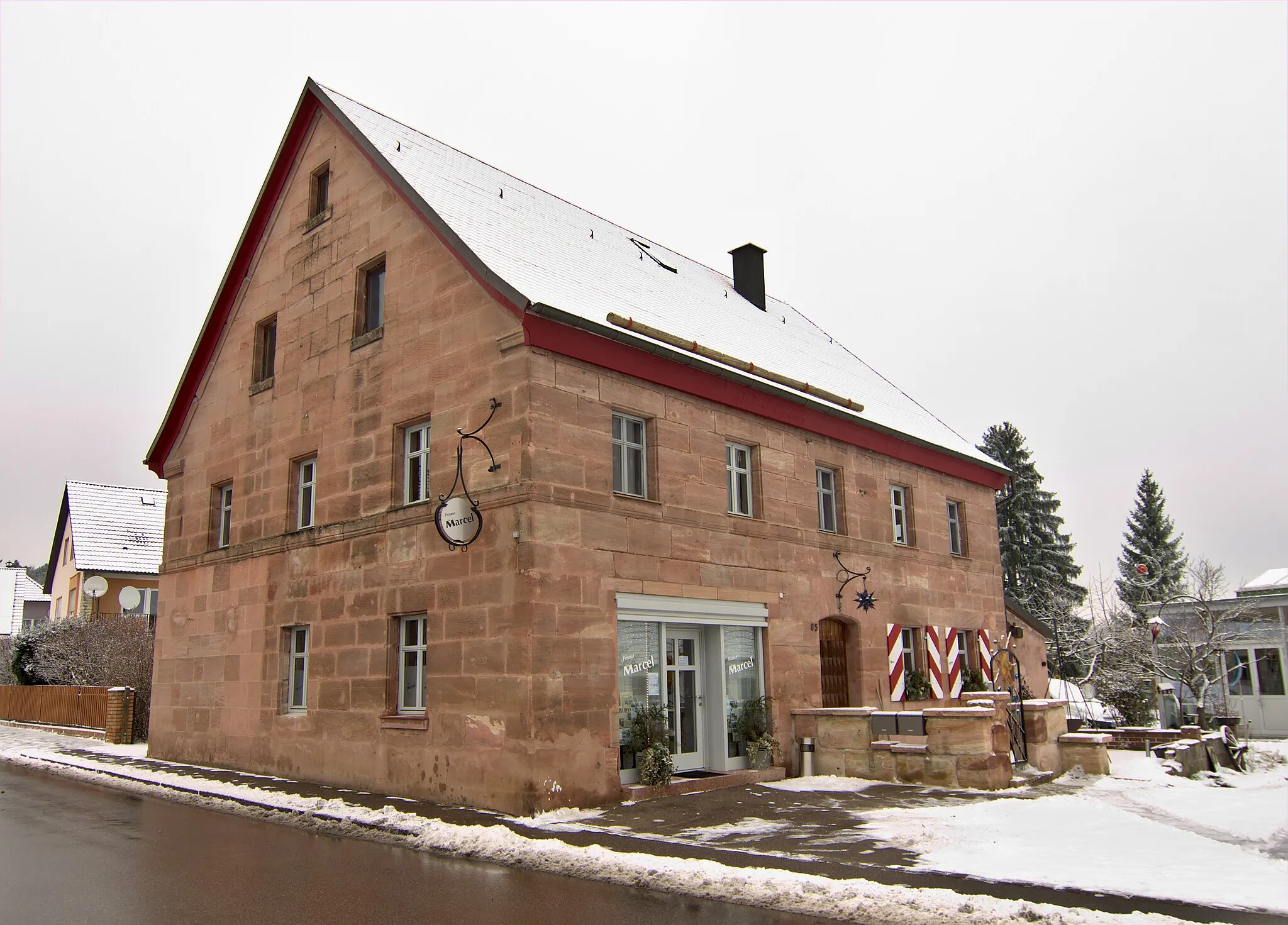 Photo showing: Zweigeschossiger Sandsteinquaderbau, 1888/89 von Johann Carl (Baumeister in Schwabach)