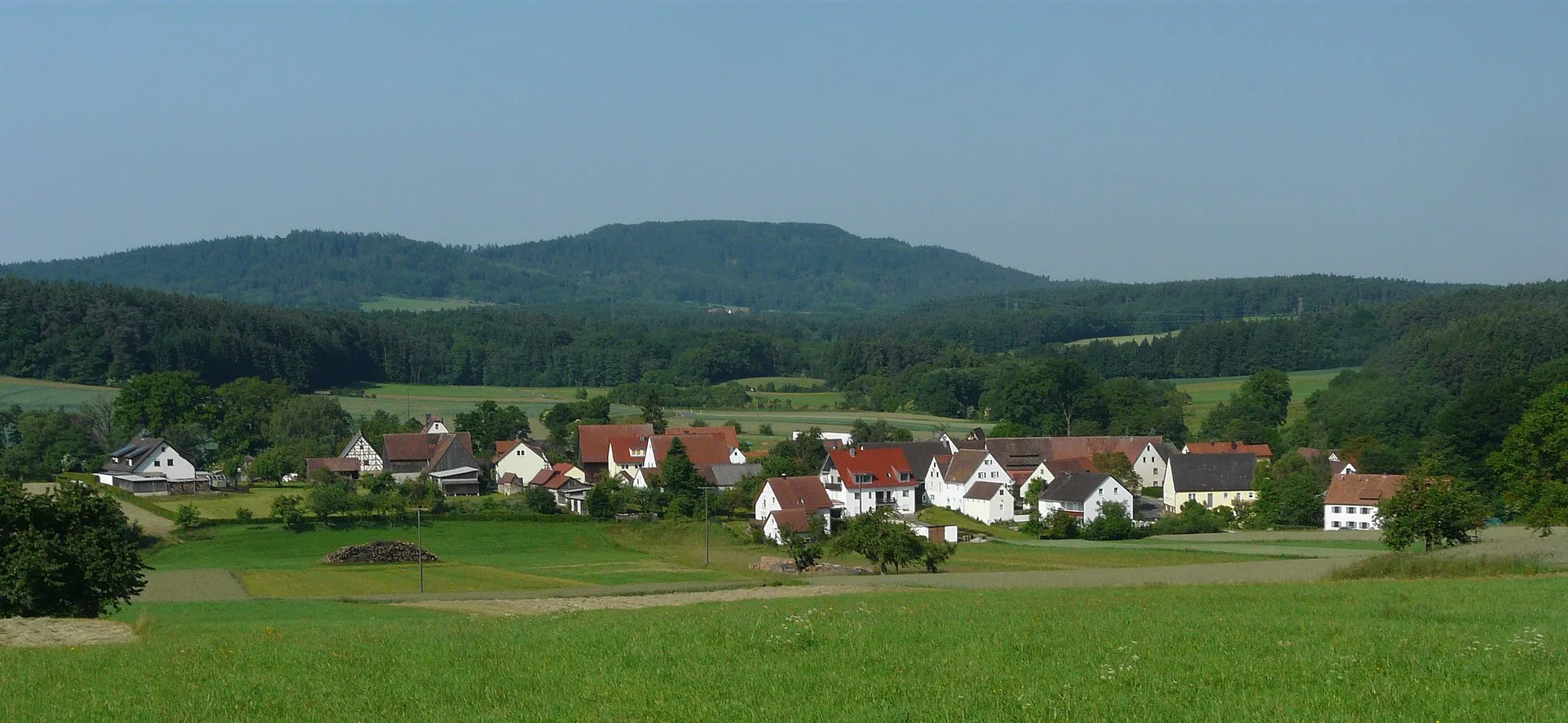 Photo showing: The village Sendelbach, part of the municipialty of Engelthal