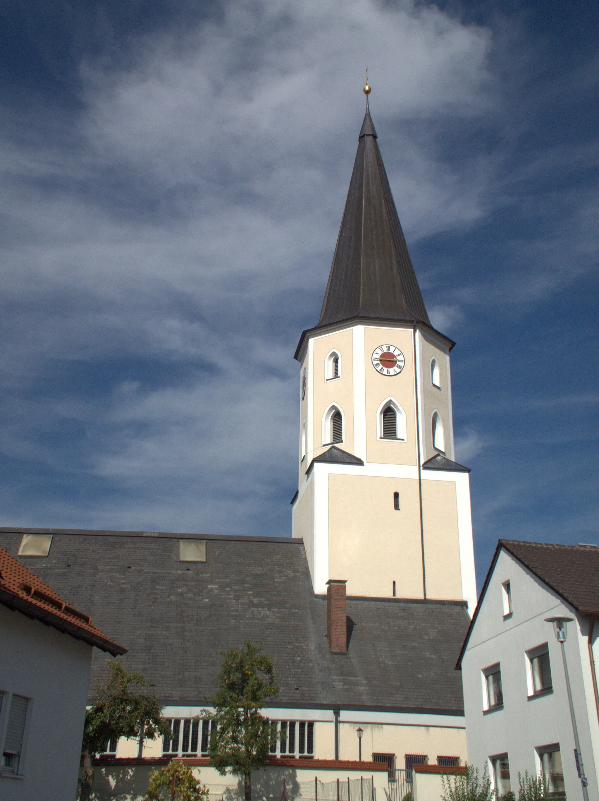 Photo showing: Die katholische Pfarrkirche St. Peter und Paul in Berngau bei Neumarkt in der Oberpfalz