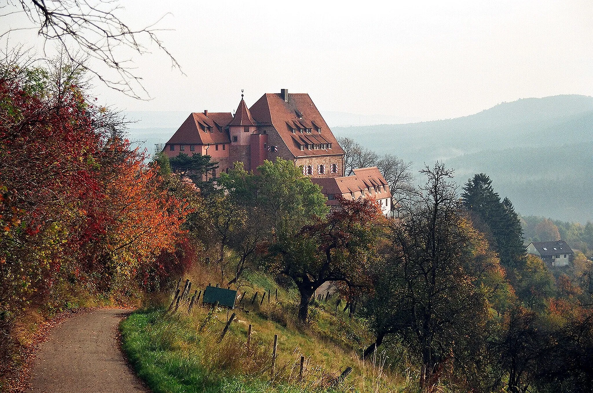 Photo showing: Burg Wernfels, =als Jugendherberge genutzt