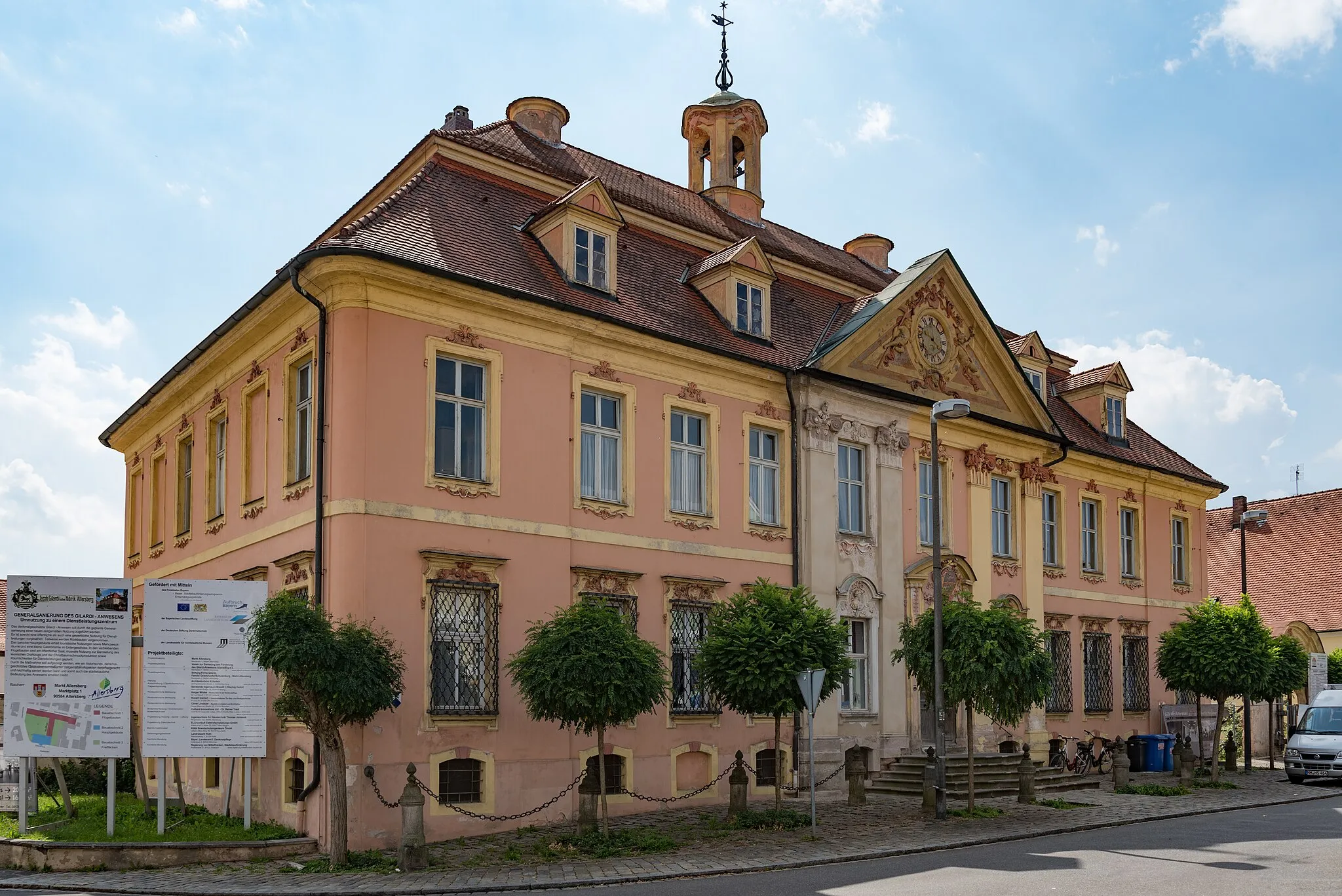 Photo showing: Allersberg, Marktplatz 20, Gilardihaus