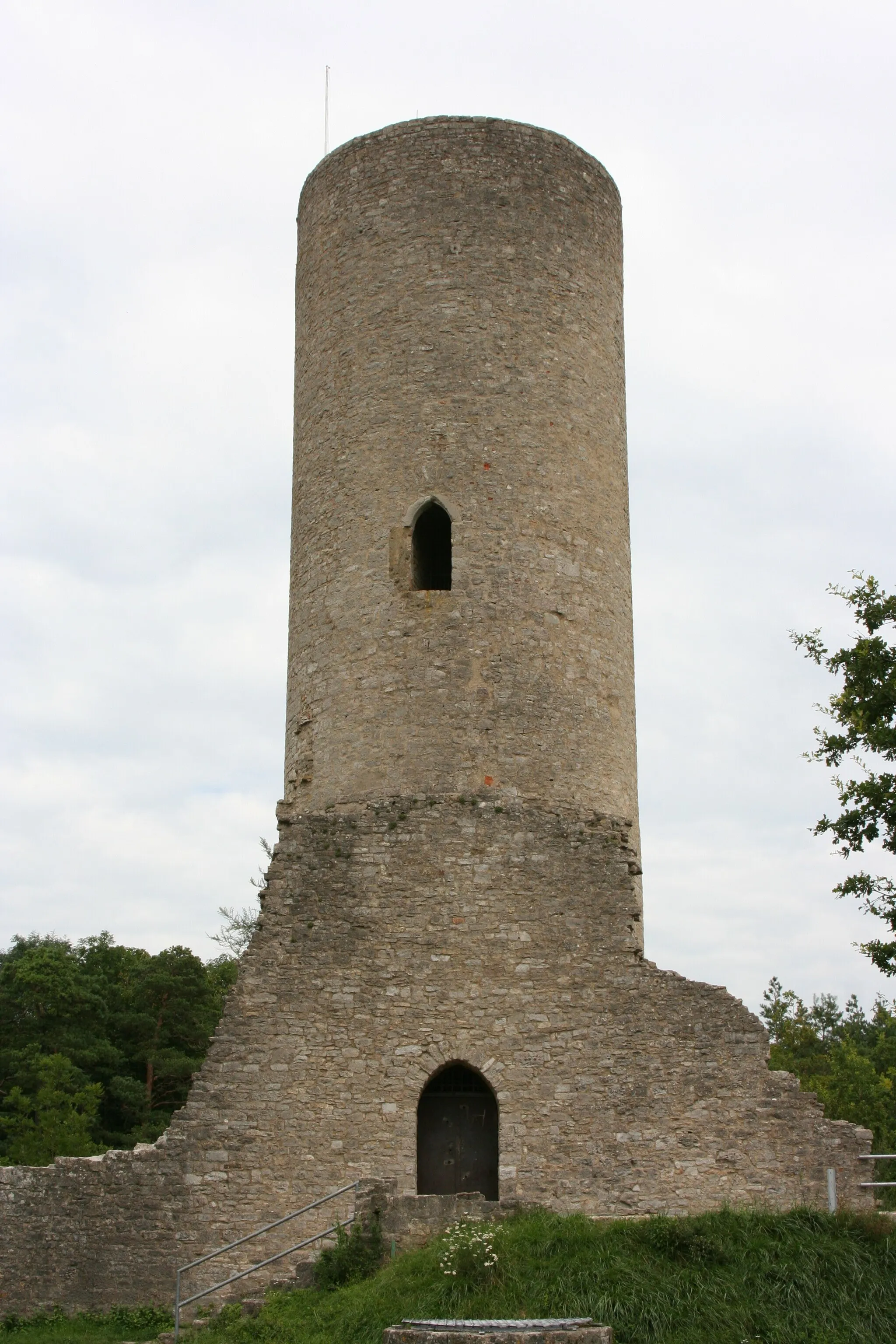 Photo showing: Castle ruin Reichelsburg. Keep from the West