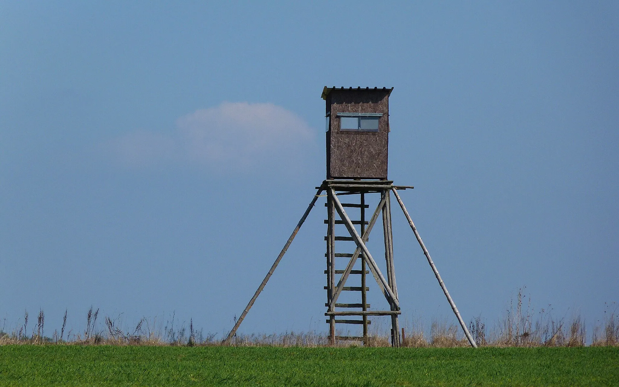 Photo showing: Hochsitz in der nähe von Bechhofen bei Windsbach (Mittelfranken)