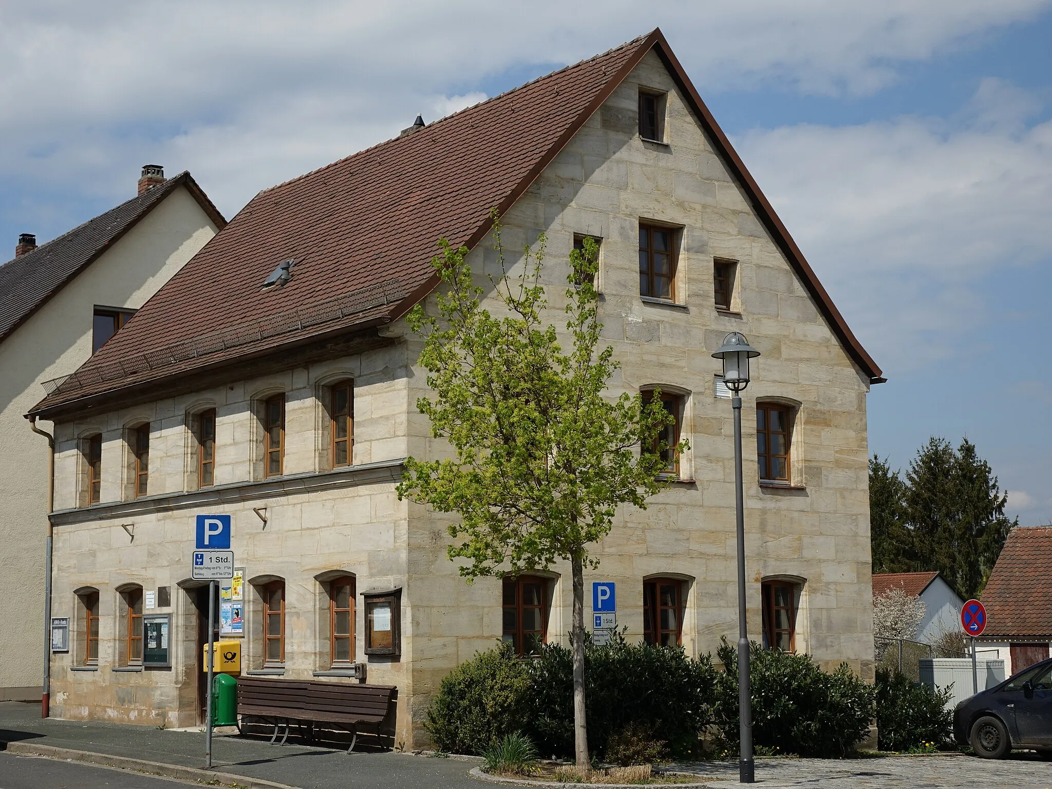 Photo showing: Wohnhaus in der Martin-Luther-Straße 12 in Forth This is a photograph of an architectural monument. It is on the list of cultural monuments of Bayern, no. D-5-72-121-64.