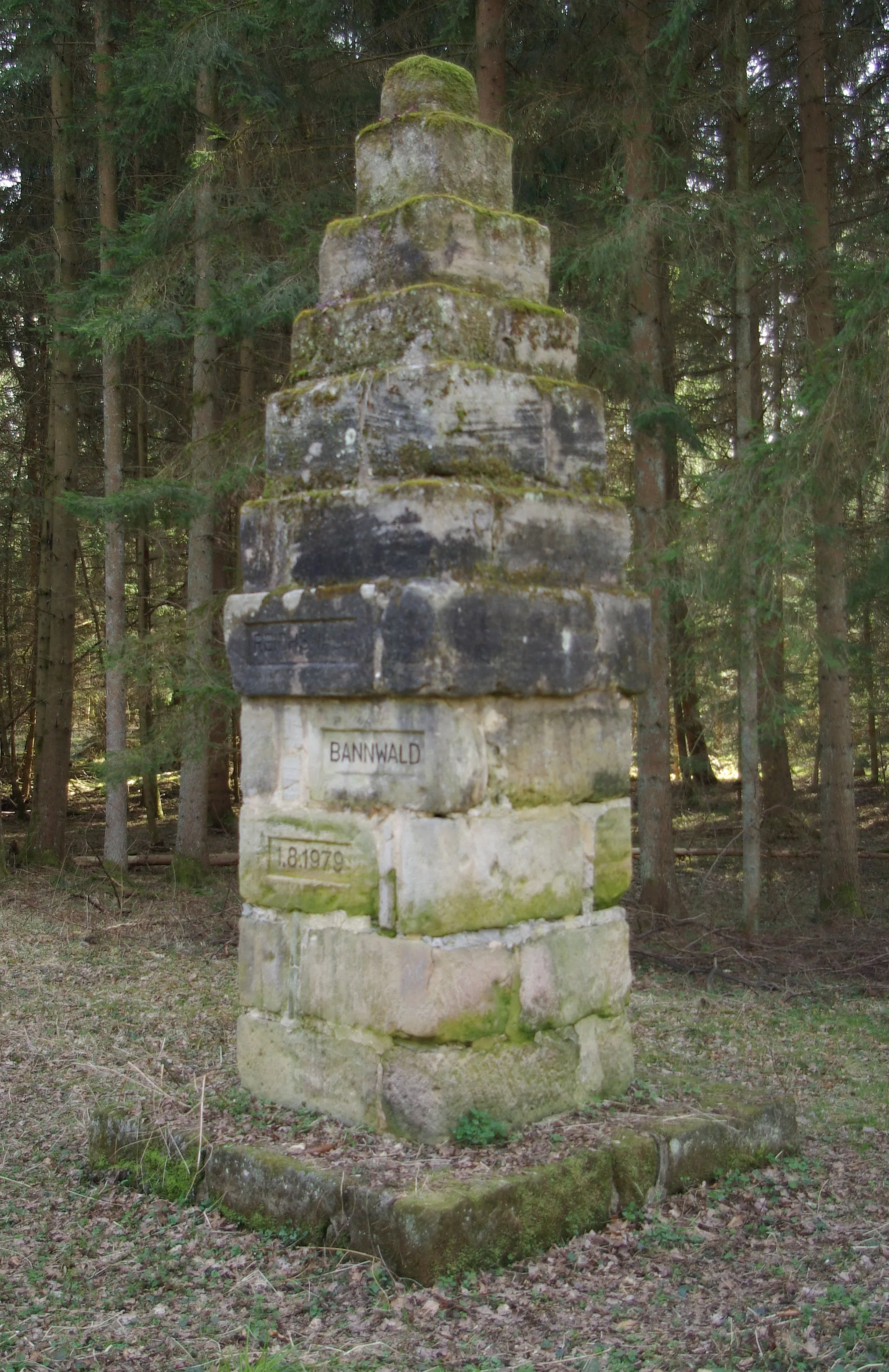 Photo showing: Bannwald-Denkmal im Selbalder Reichswald im Dormitzer Forst