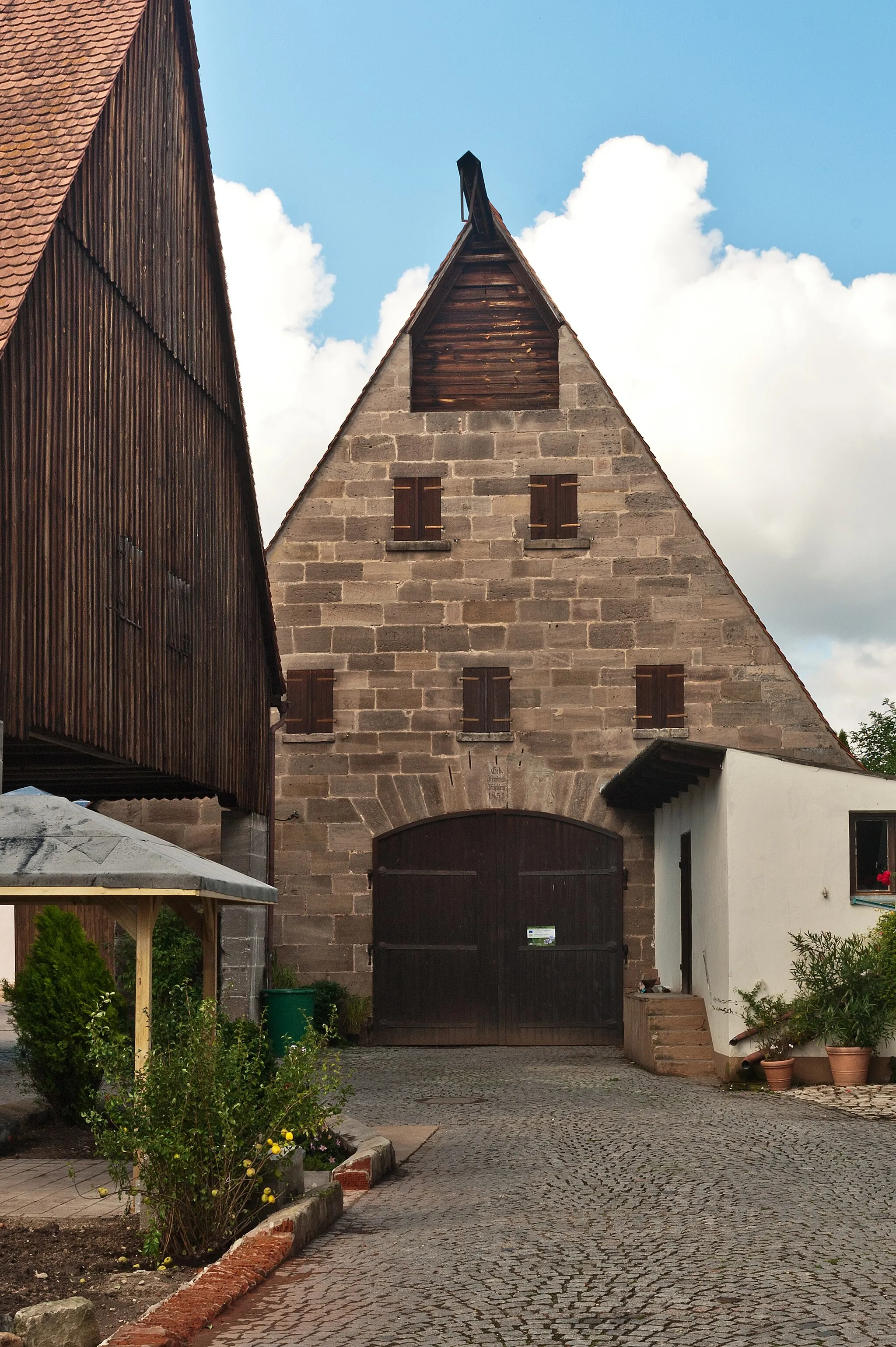 Photo showing: This is a photograph of an architectural monument. It is on the list of cultural monuments of Bayern, no. D-5-73-111-14.