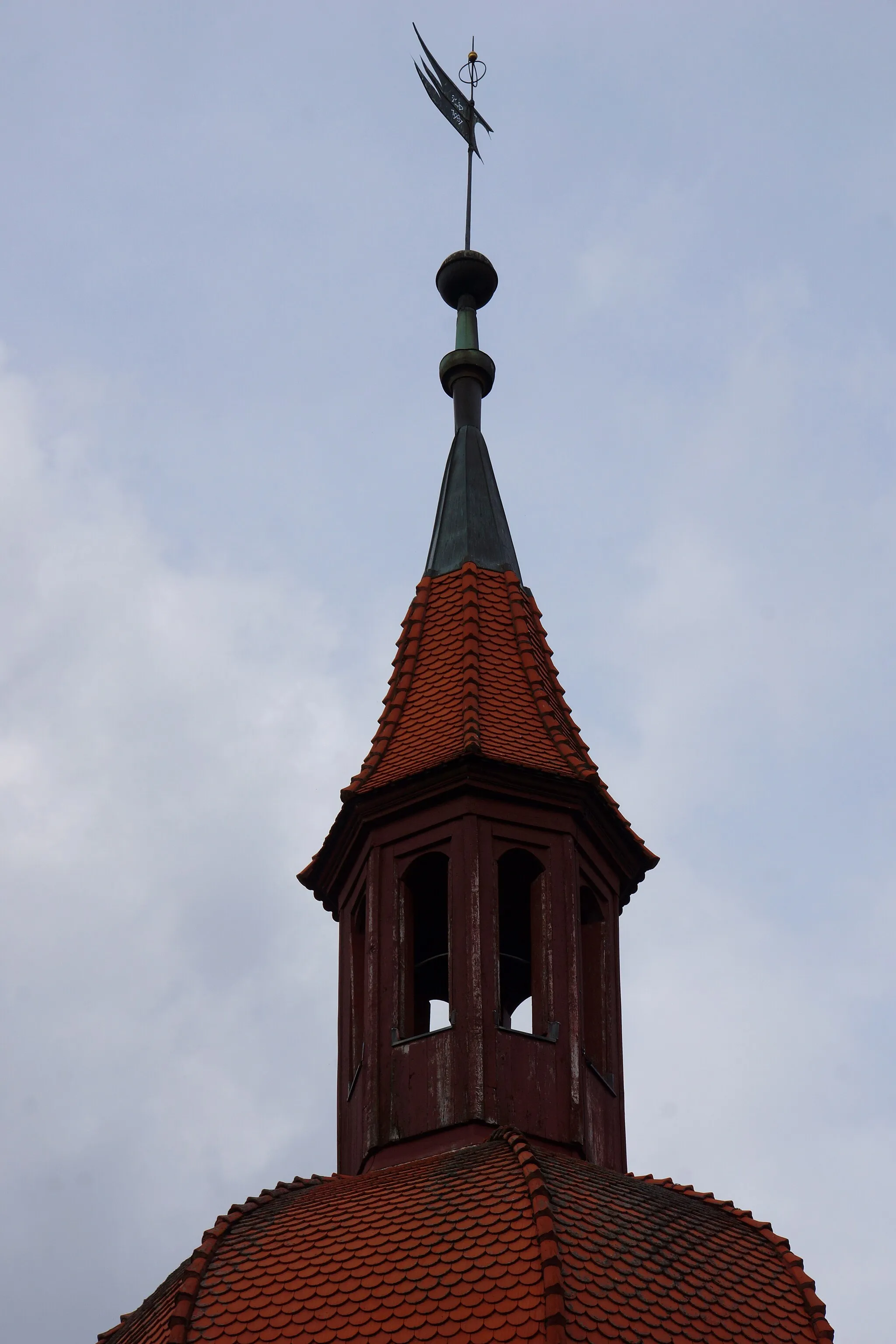 Photo showing: Die evangelische Pfarrkirche St. Erhard in Offenbau bei Thalmässing